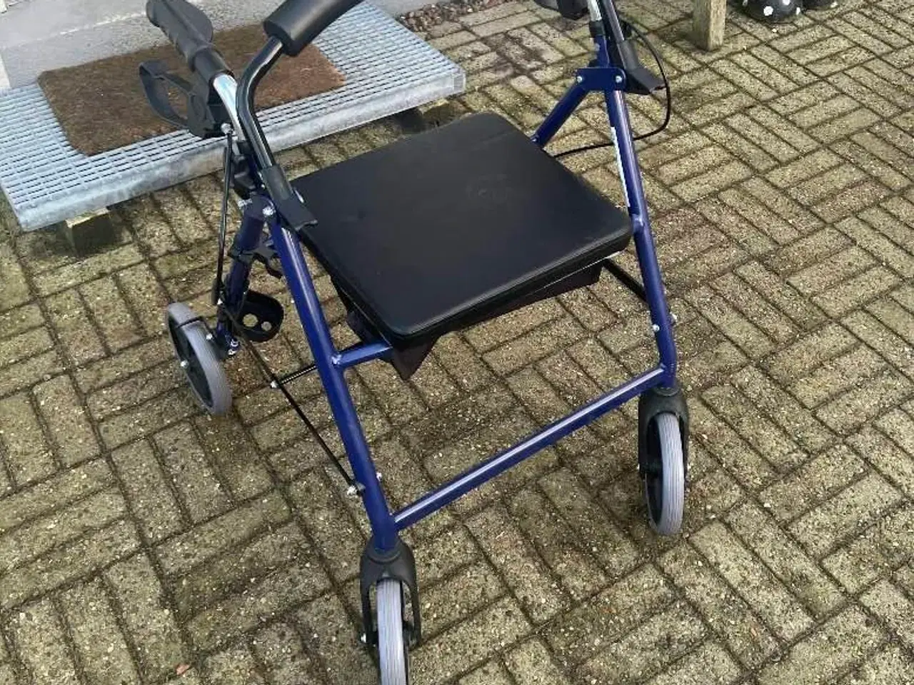 Billede 2 - Fin og velholdt rollator