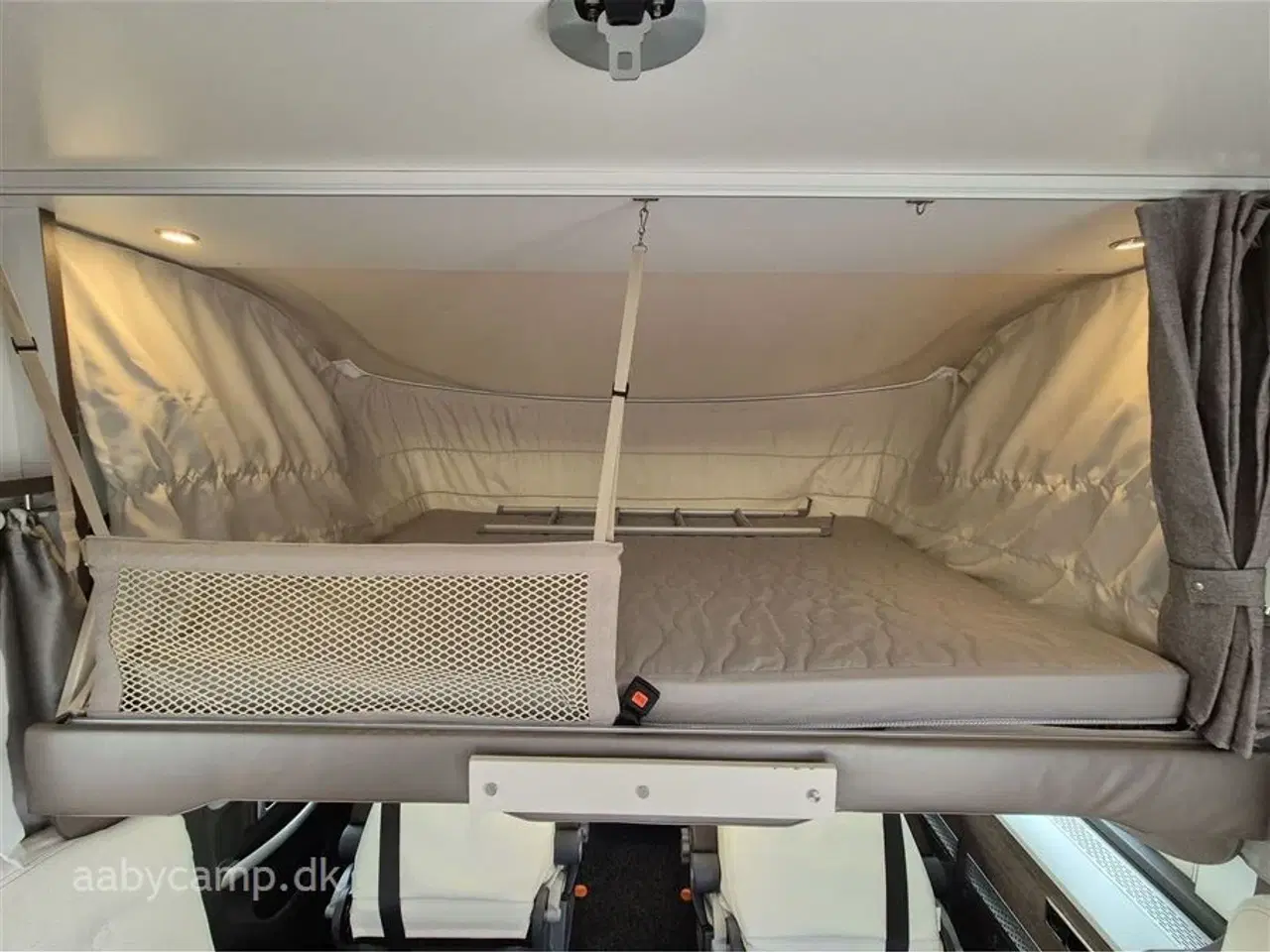 Billede 12 - 2021 - Benimar Amphitryon 957 Solceller. lithium batterier. A/C. hydrauliske støtteben. Webasto Dieselfyr. sænkbart cykelstativ. Luftundervogn på bagaksel.