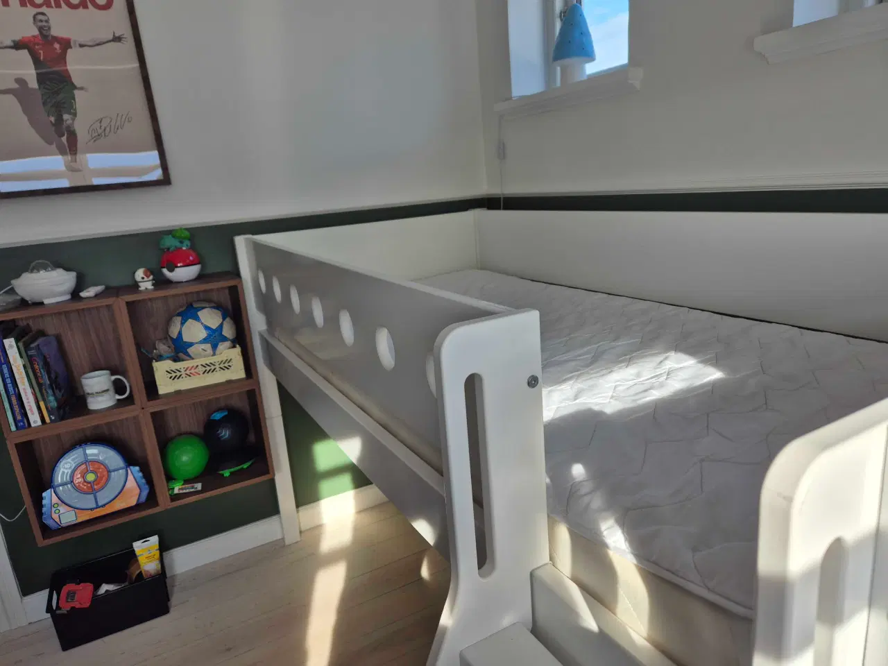 Billede 1 - Flexa halvhøj seng