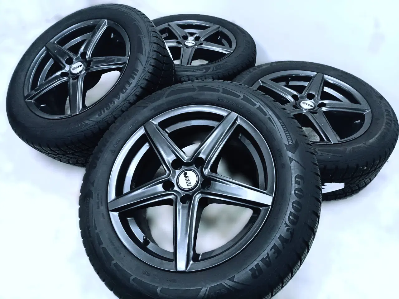 Billede 2 - 5x112 17" ET35 nav 70ø Tekno wheels vintersæt 