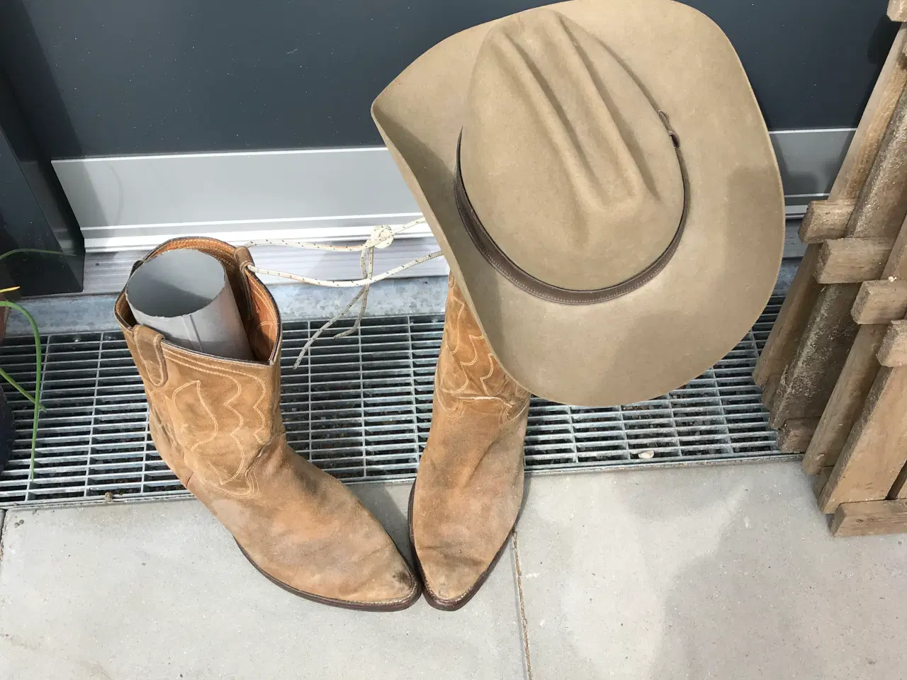 Billede 4 - Ruskind jakke m. Frønser, Stetson hat, Rusk.støvle