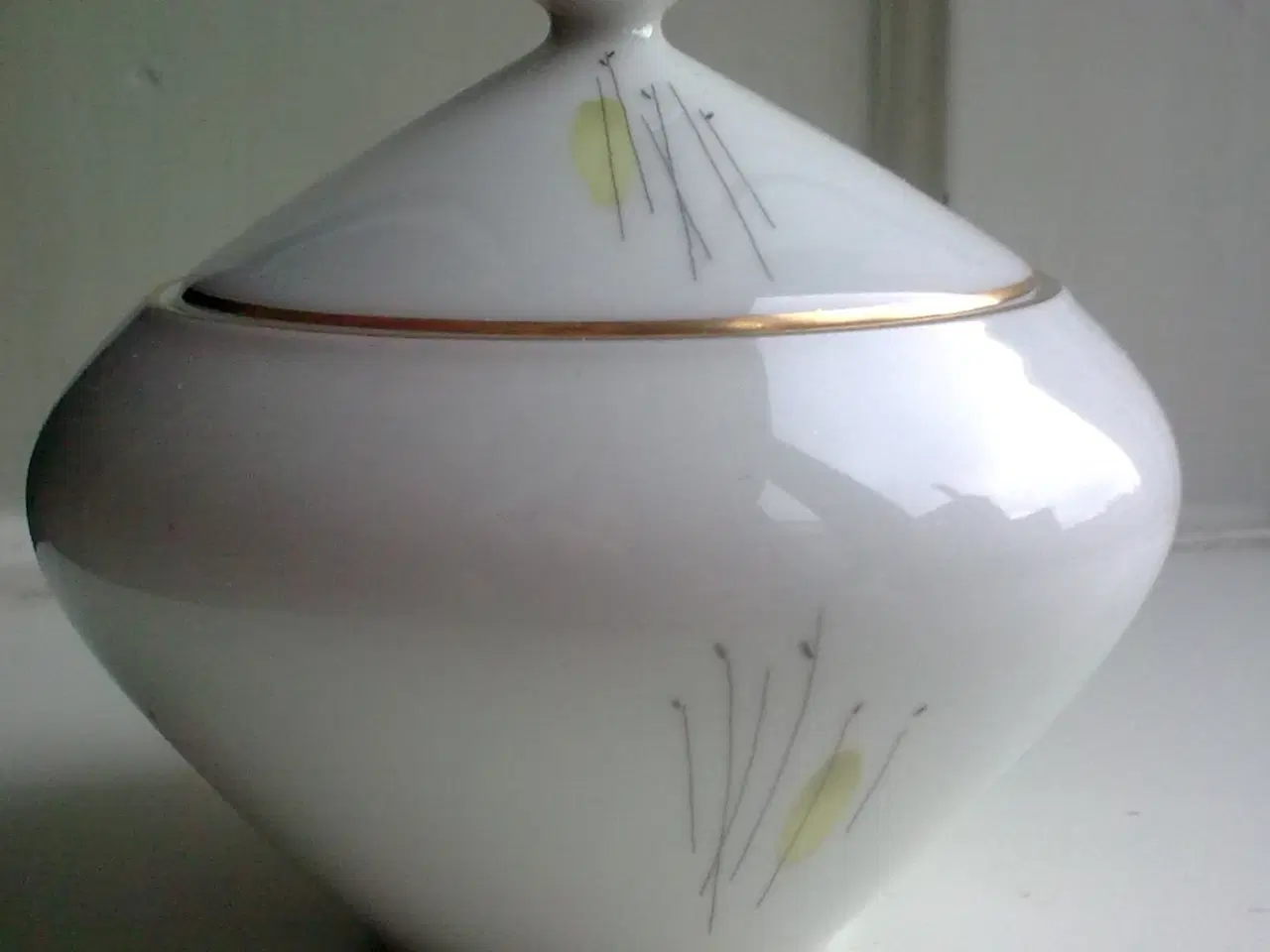 Billede 8 - Royal Copenhagen guld på krukke i mos grøn Dagmar