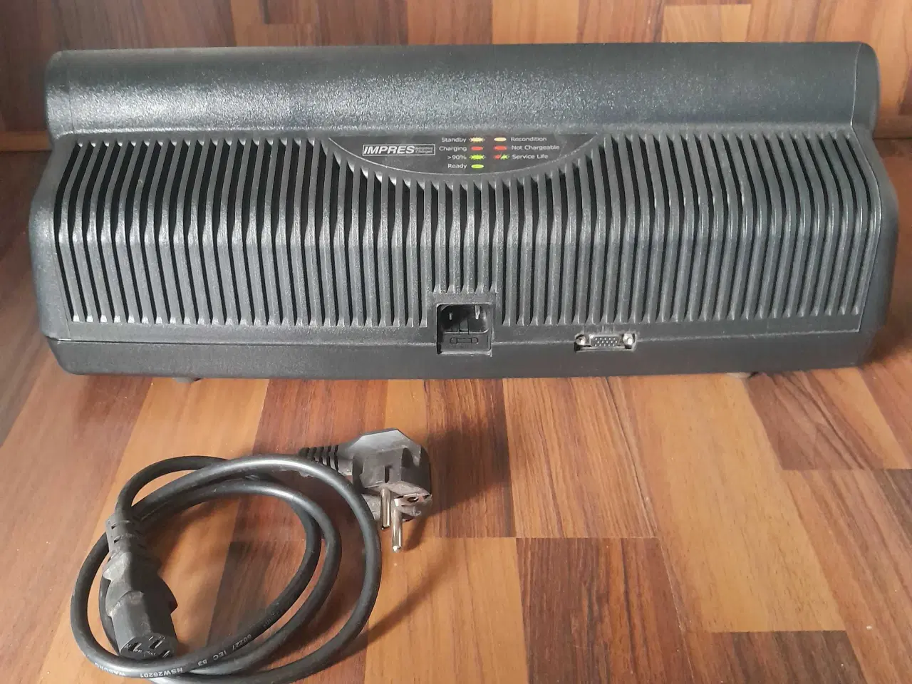 Billede 3 - Motorola 6 plads lader til DP serien.