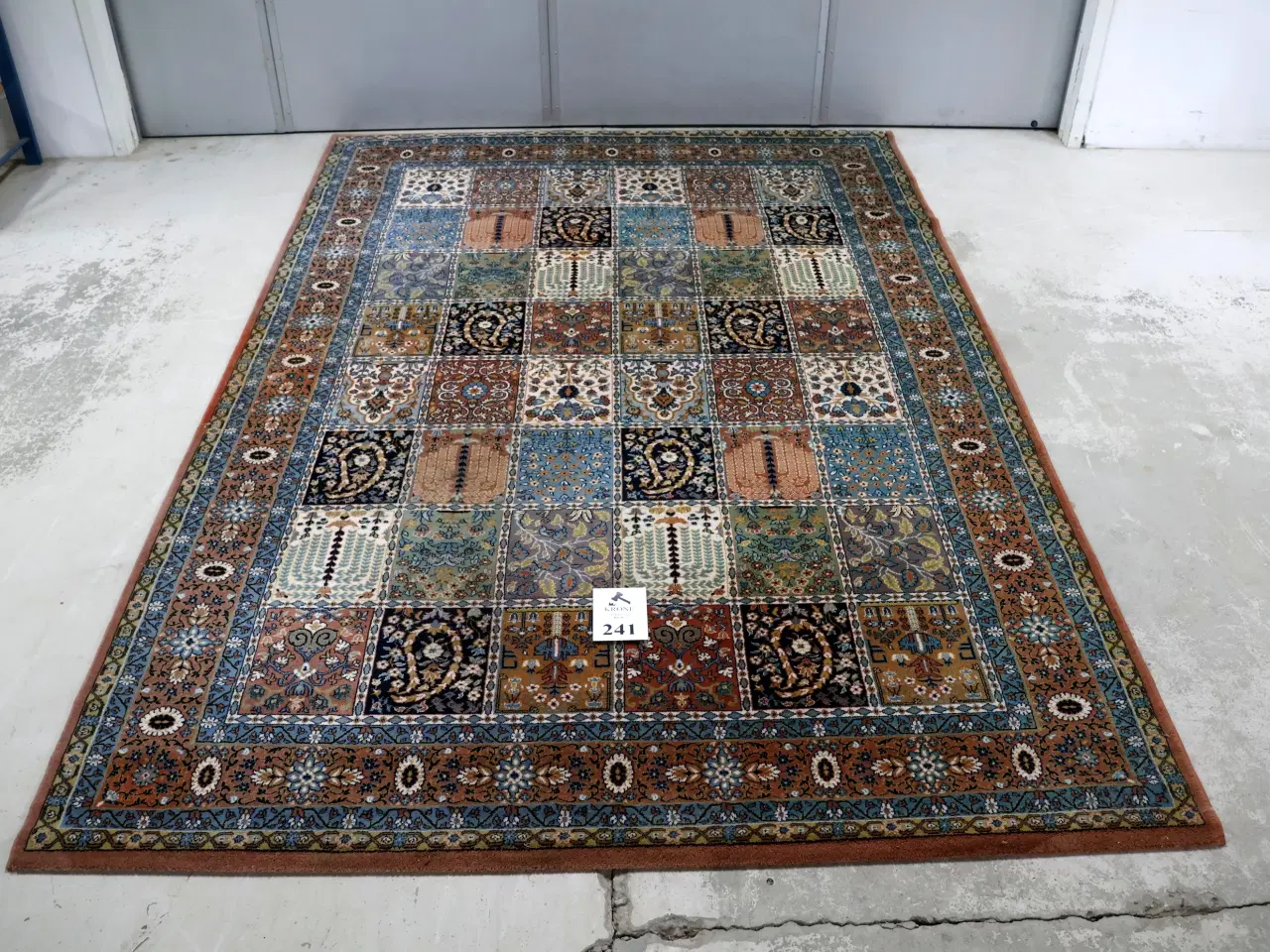 Billede 1 - Ægte tæppe mål ca 300*200cm, brugsspor, slid og pl