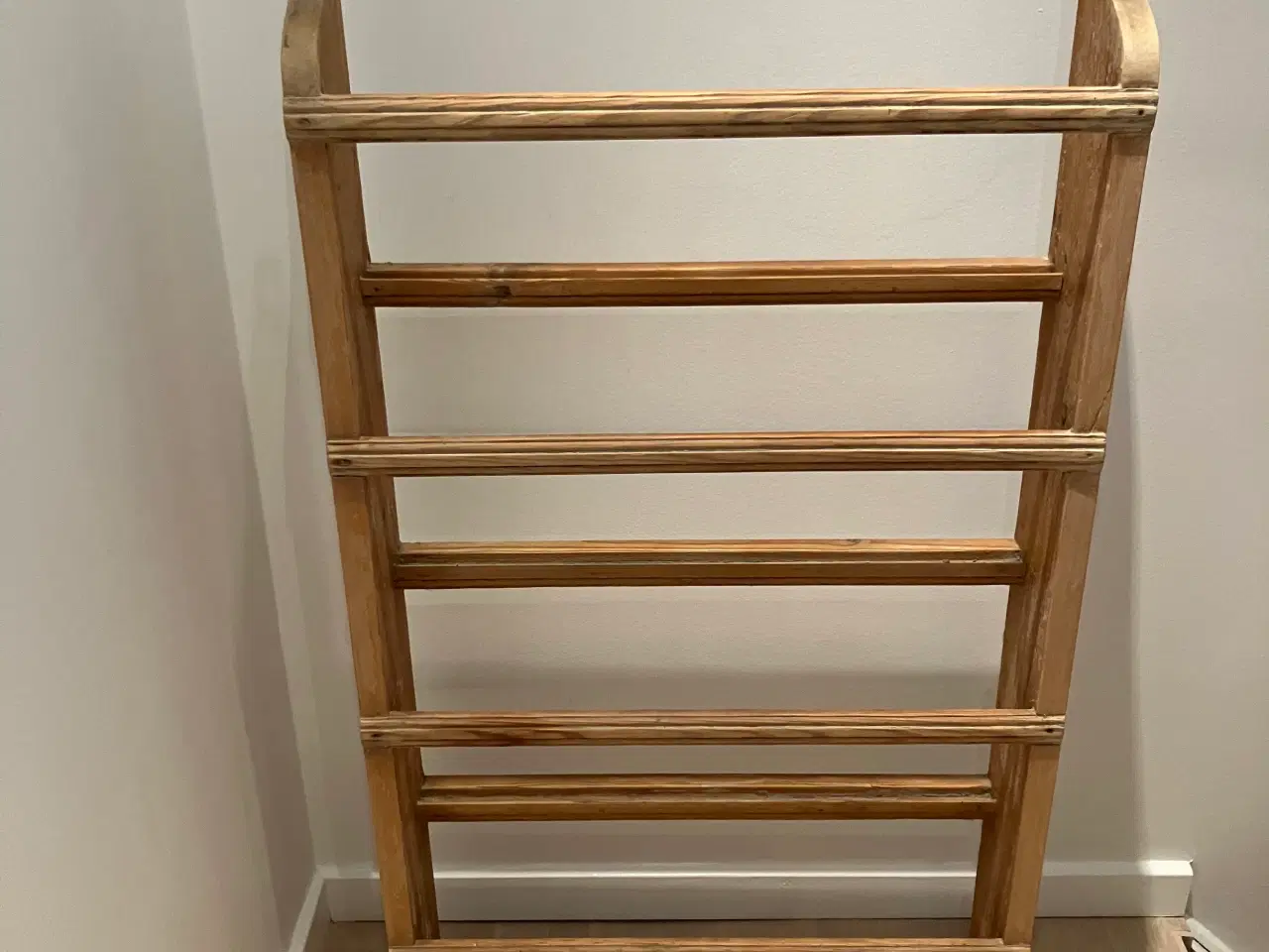 Billede 2 - Gammel Talerkenrække