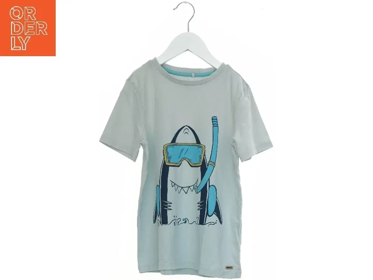 Billede 1 - Minymo t-shirt med haj (str. 140 cm)