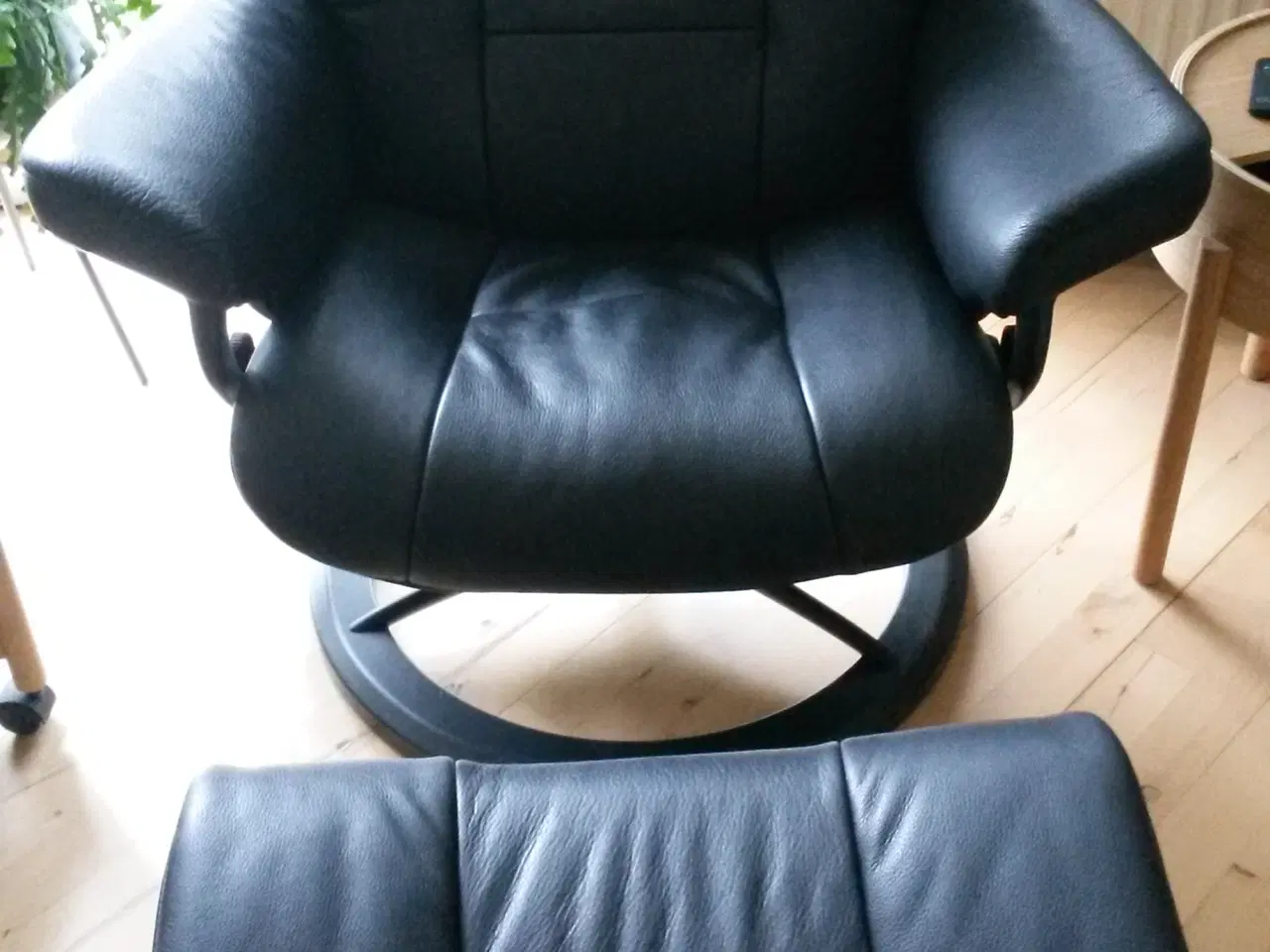 Billede 2 - stressless mayfair med skammel i str medium