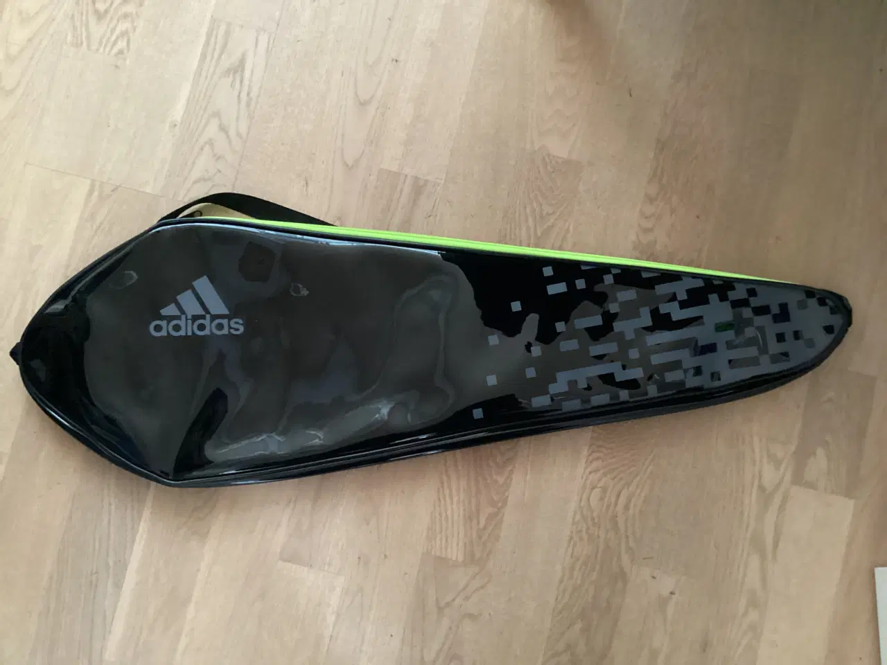 Billede 2 - Super fin og ubrugt Adidas badmintontaske