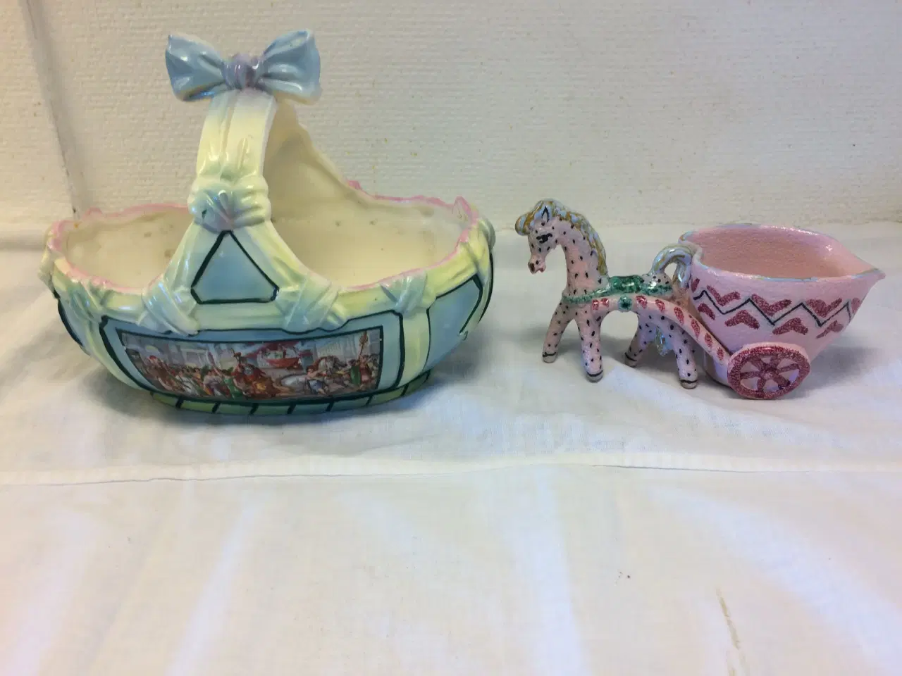 Billede 1 - Keramik, Slik & Frugt skål pæn, med hank