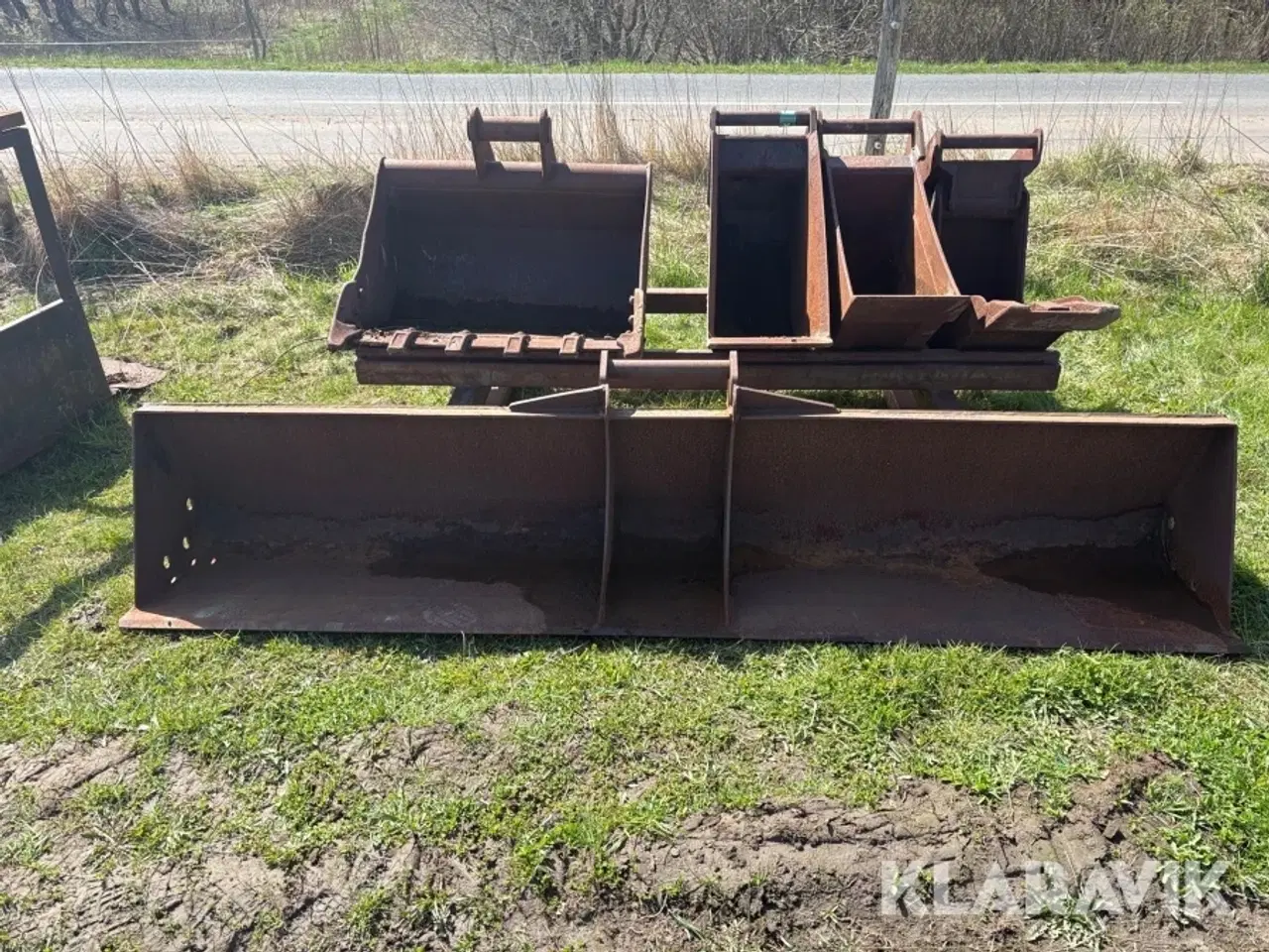 Billede 2 - Skovlsæt med stativ 5 skovle + stativ