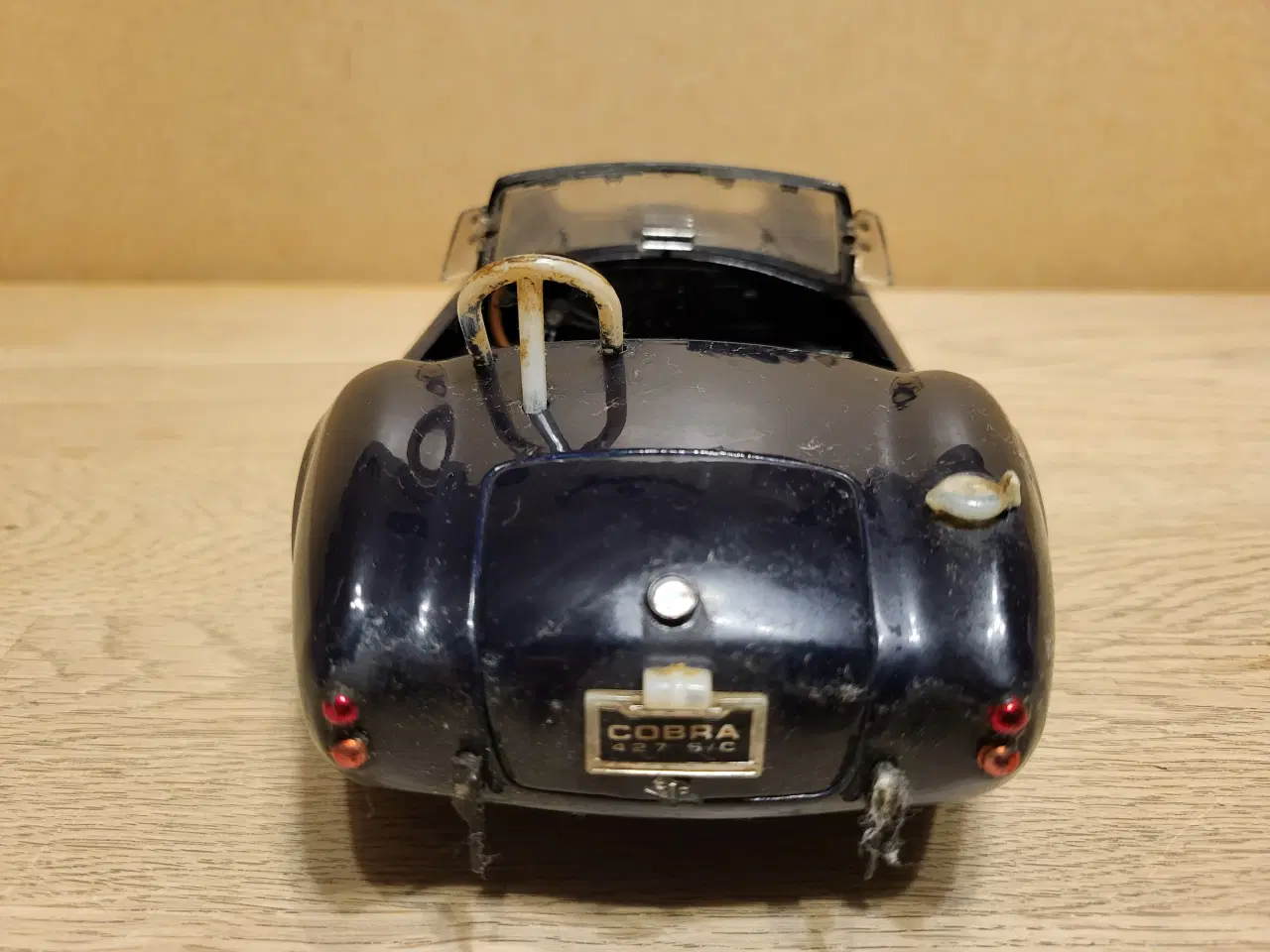 Billede 4 - Modelbil. Shelby Cobra 427 S/C (1964). Skala 1/18.