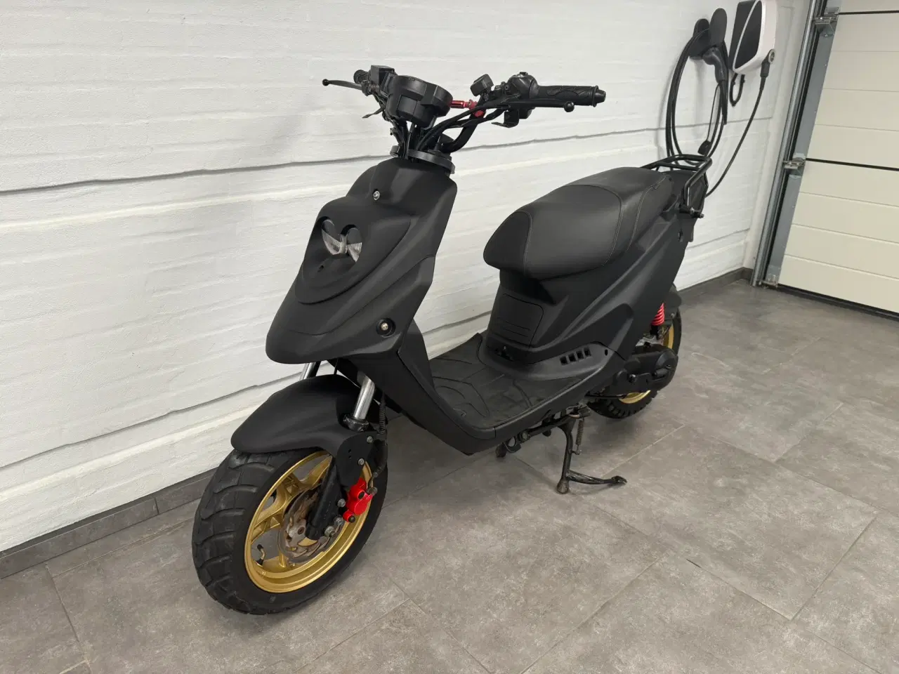 Billede 10 - MotoCR Hot 50 Naked – 2023 – Lovlig og i topstand!