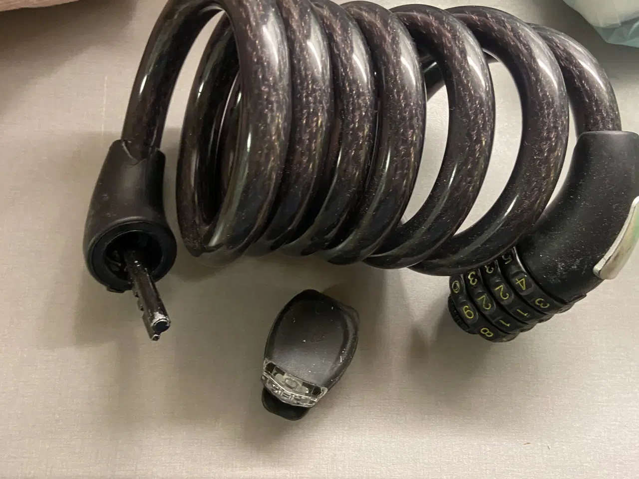 Billede 7 - Cykel. M hjelm, lås og lys