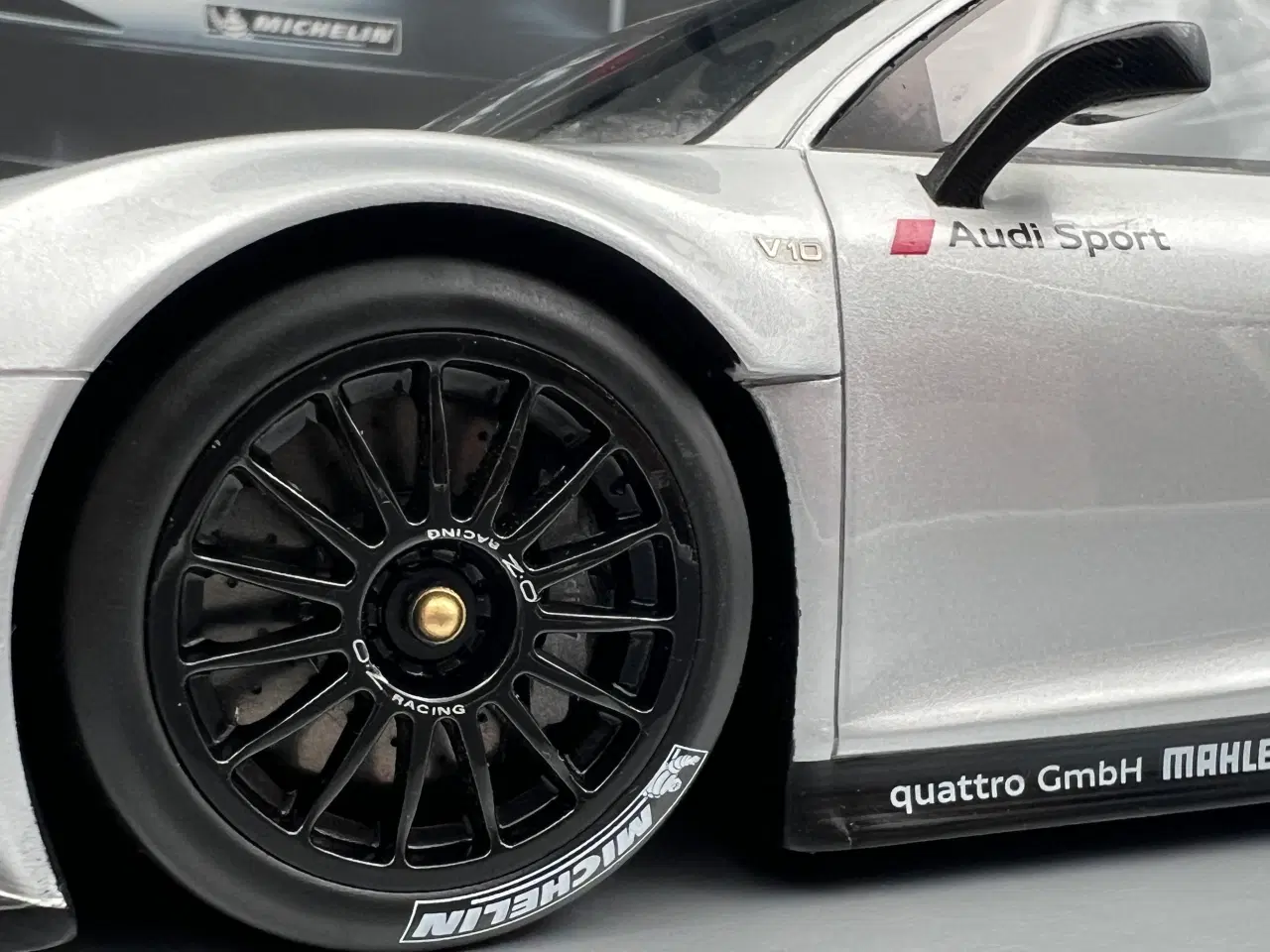 Billede 9 - 2009 Audi R8 LMS GT3 Presentation 1:18 