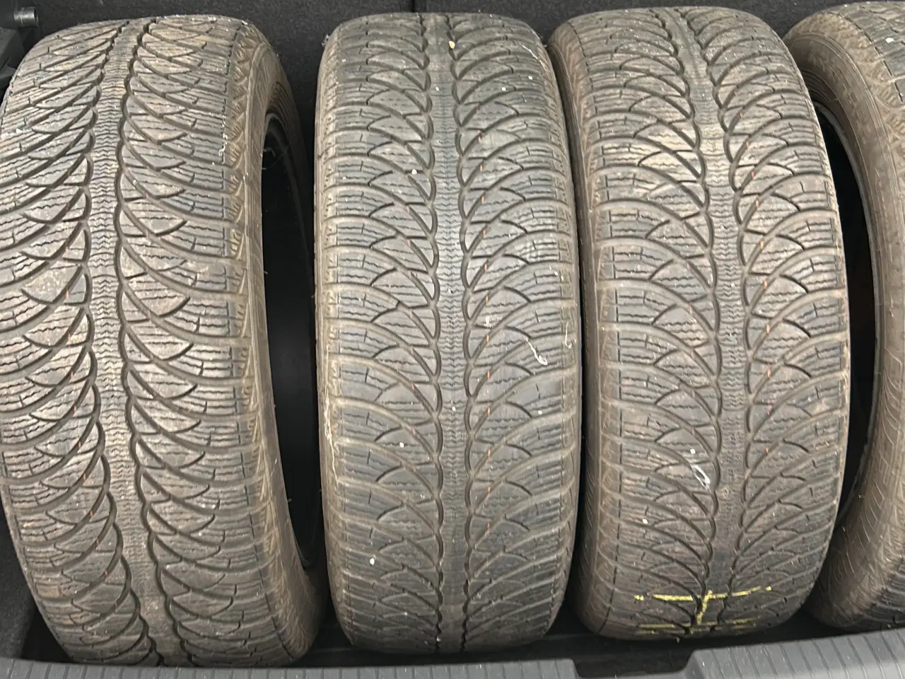 Billede 3 -  4 stk. vinterhjul 205/55 R16 – Fulda på sorte GMP