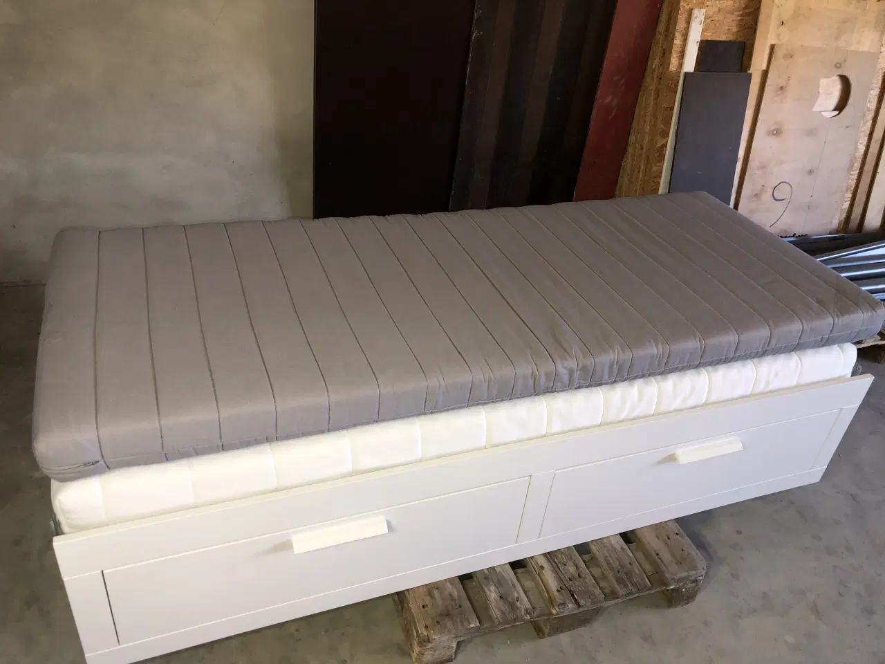 Billede 3 - Seng som kan trækkes ud 