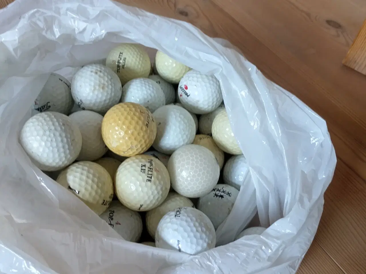 Billede 4 - Golf bag med vogn, jern og golfkuler