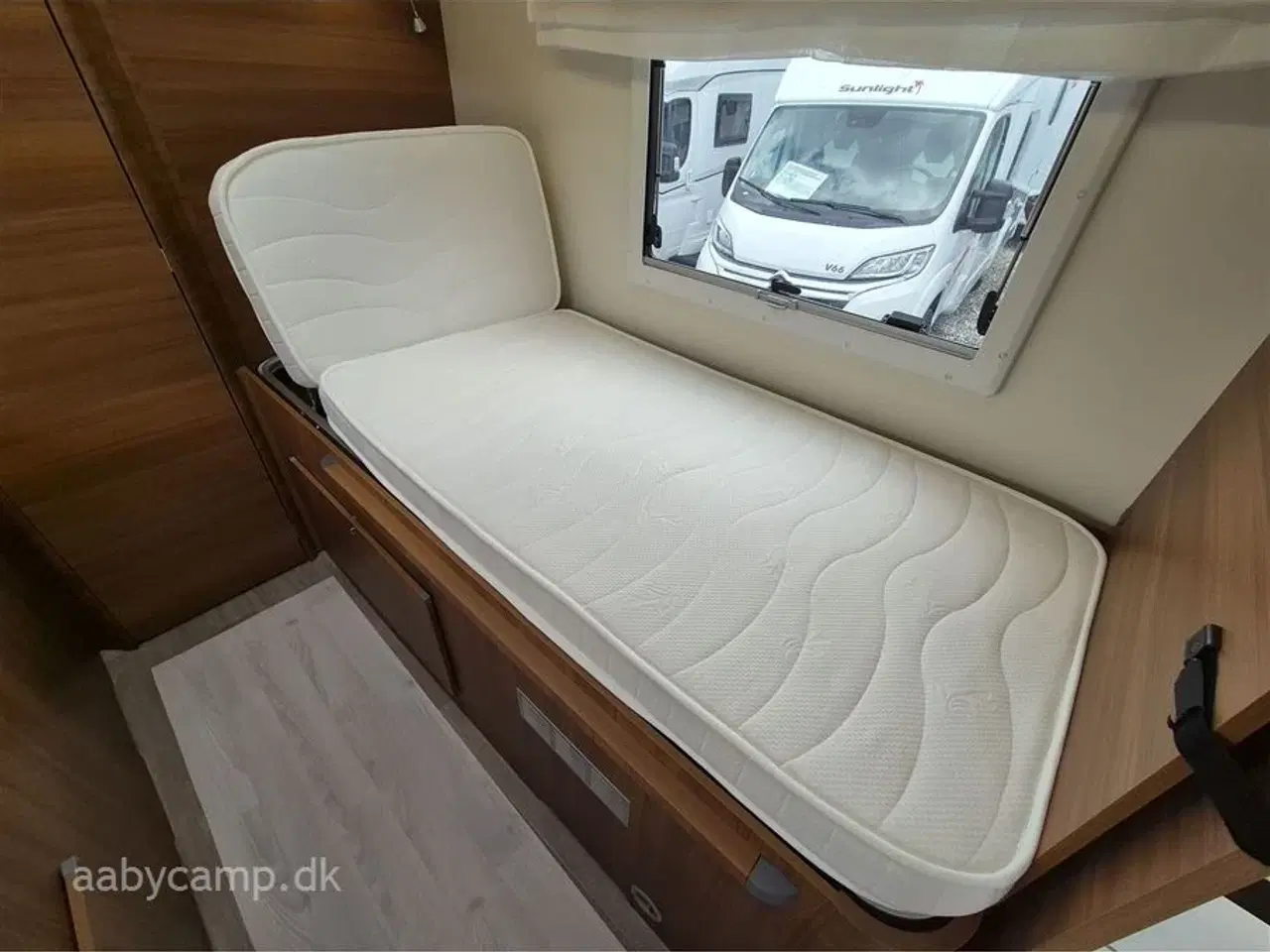 Billede 16 - 2022 - Elnagh Baron 575   Markise. solcelle. lithium batteri. inverter. cykelstativ. undervognsbehandlet. LPG fyldegas. Fuld service. 5 selepladser. Kun 41,000 km.