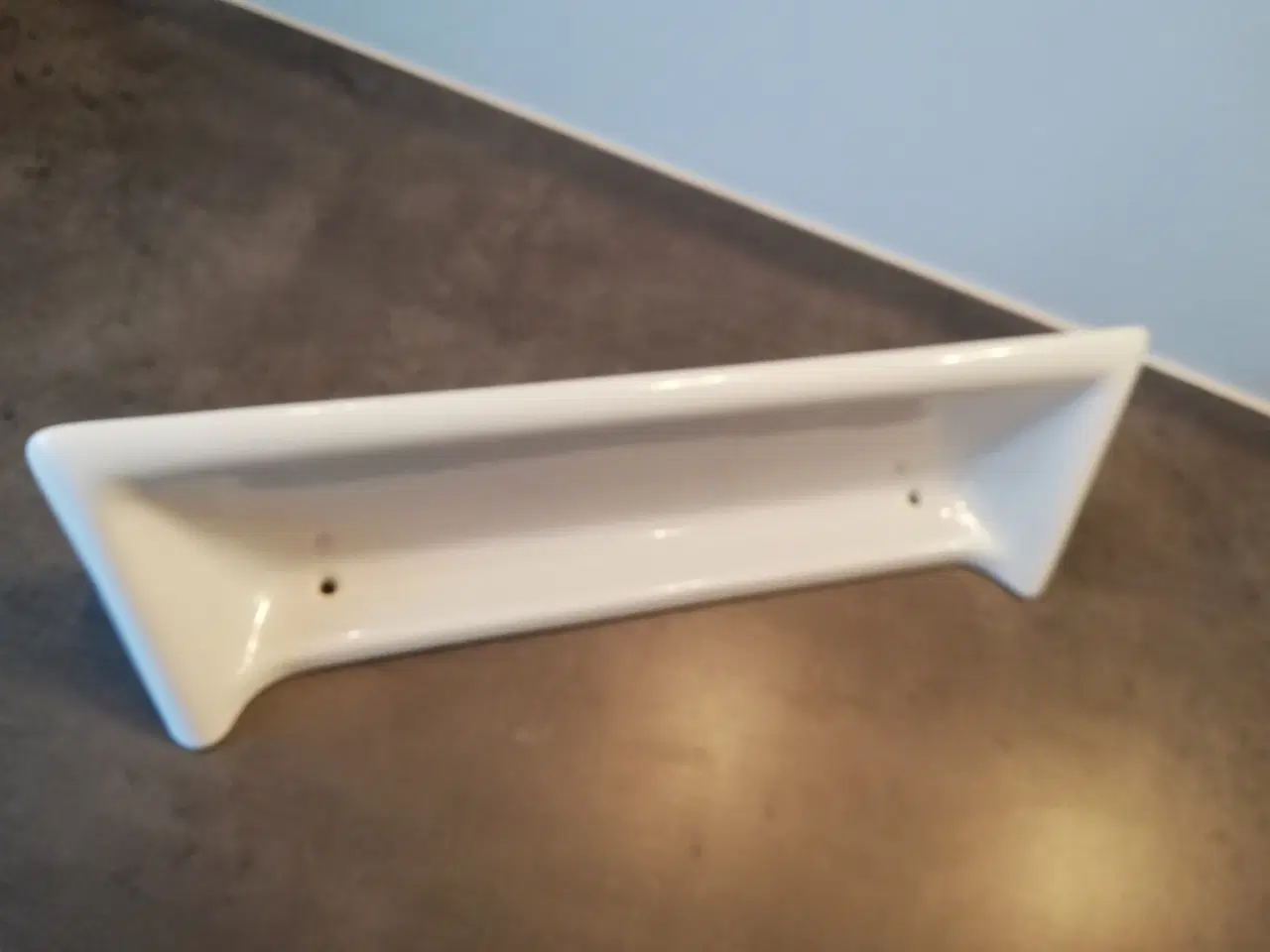 Billede 1 - Hylde i porcelæn ifø 4088