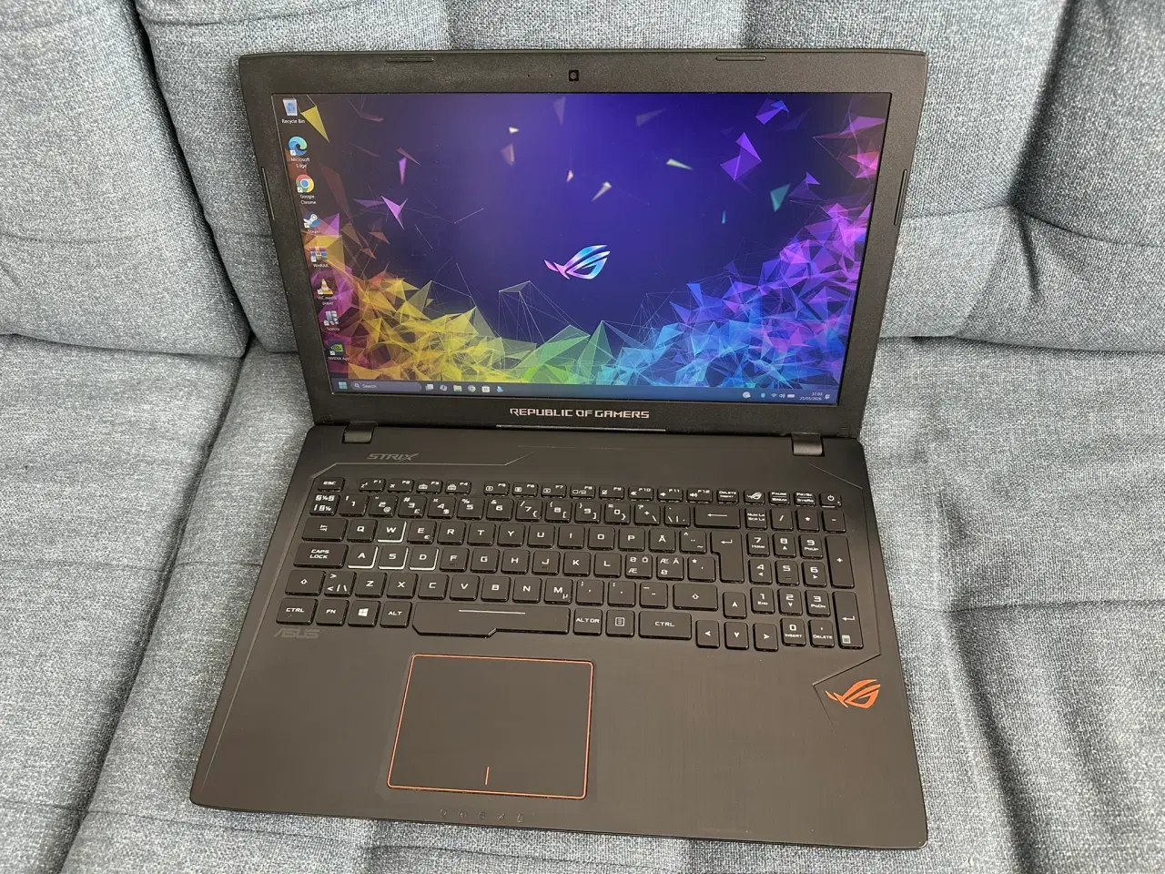 Billede 1 - ASUS ROG GL553VD, i5-7300HQ, 2.50 GHz. GTX 1050