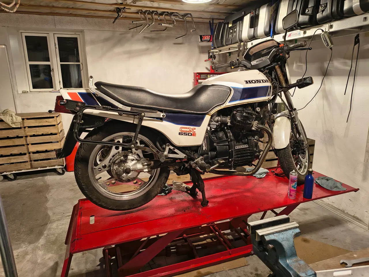Billede 1 - Honda cx 650 med danske papirer men 500 motor