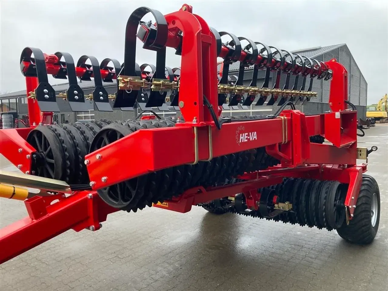 Billede 9 - HE-VA HE-VA TIP ROLLER 8.20 m. Spring-Active-Transfer System - som er en fjederaktiveret vægtoverføring.