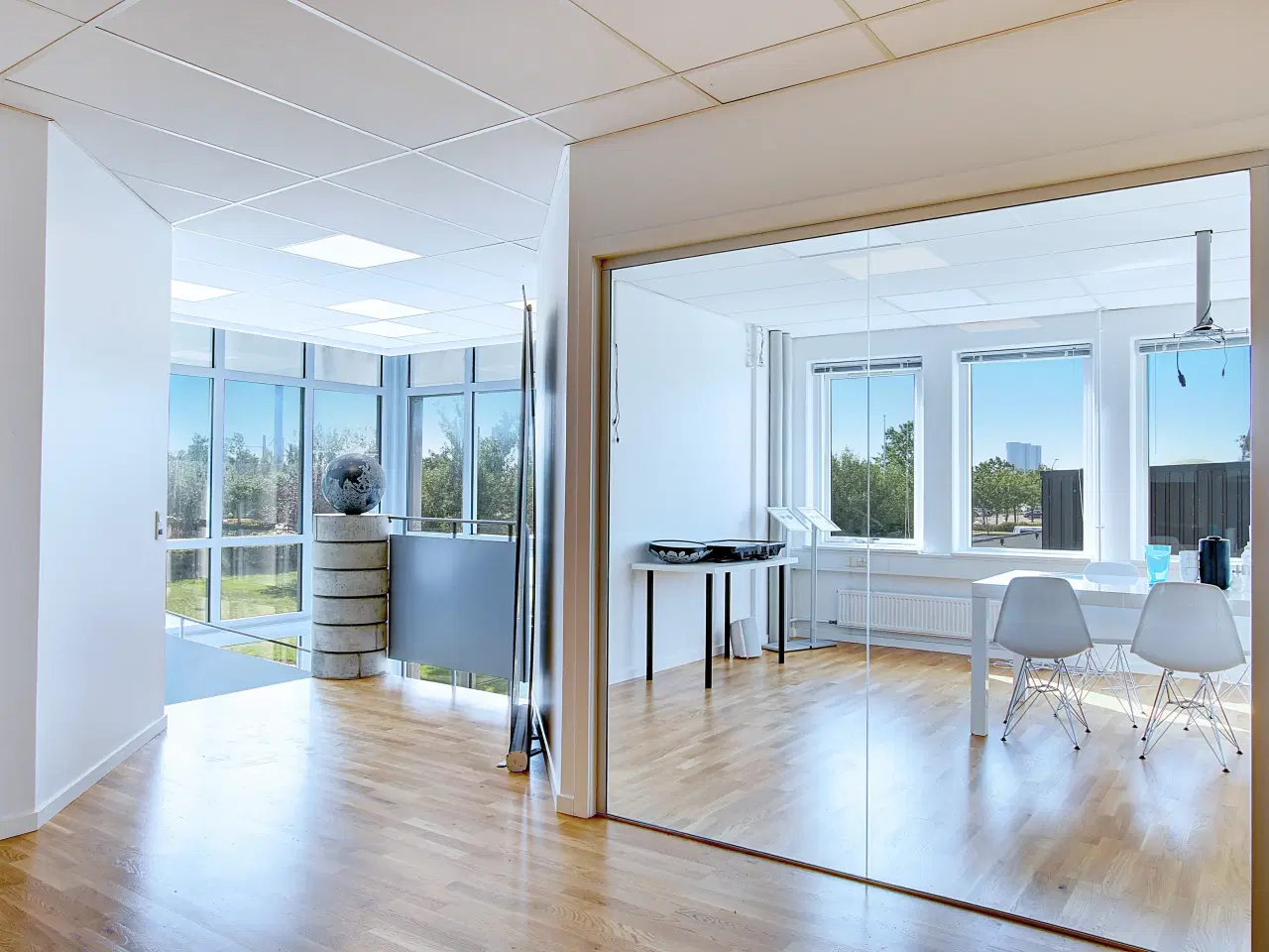 Billede 3 - Kontor. administration. showroom. callcenter. webshop. let montage mm.