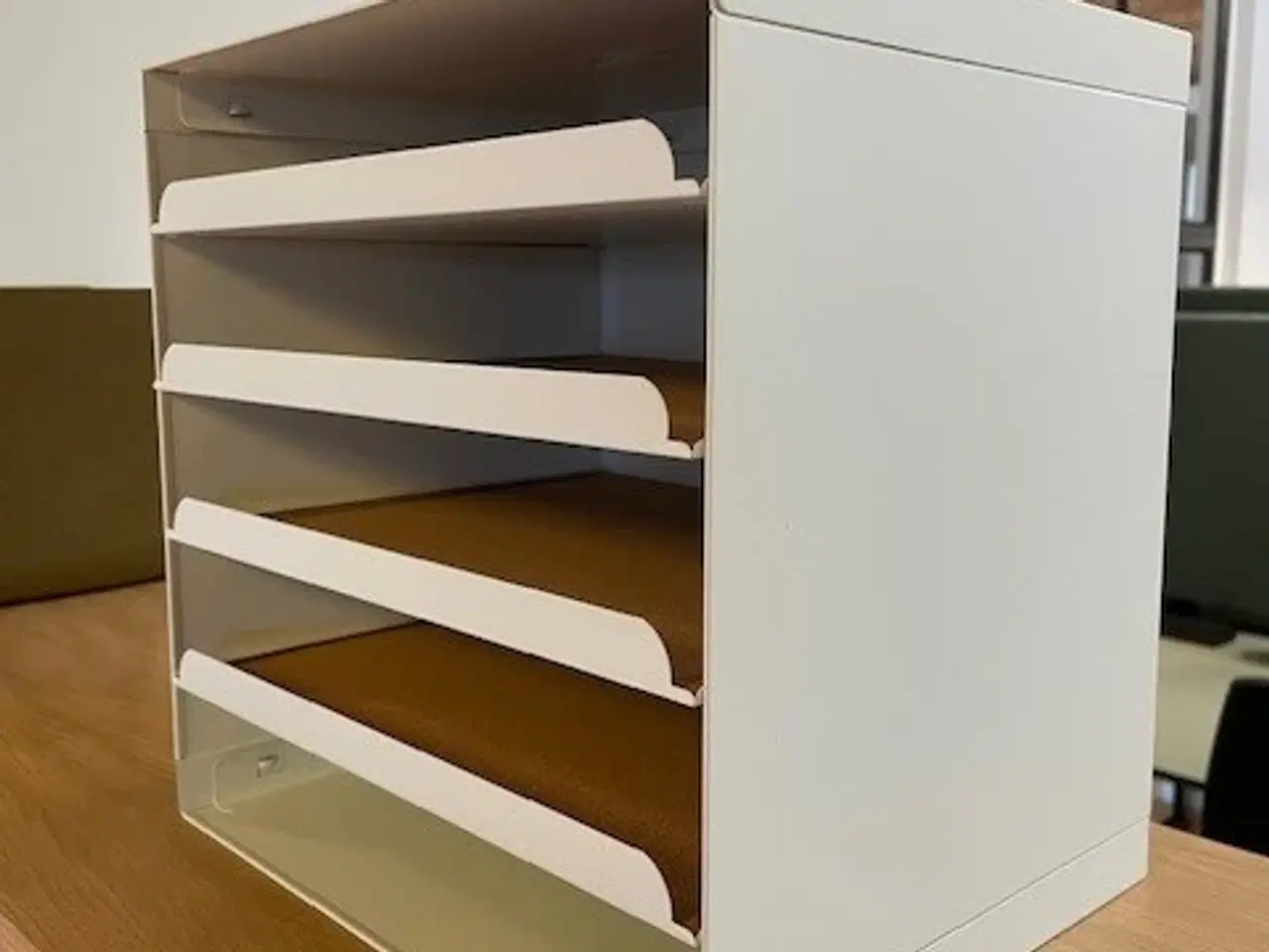 Billede 1 - Hvid brevbakke 