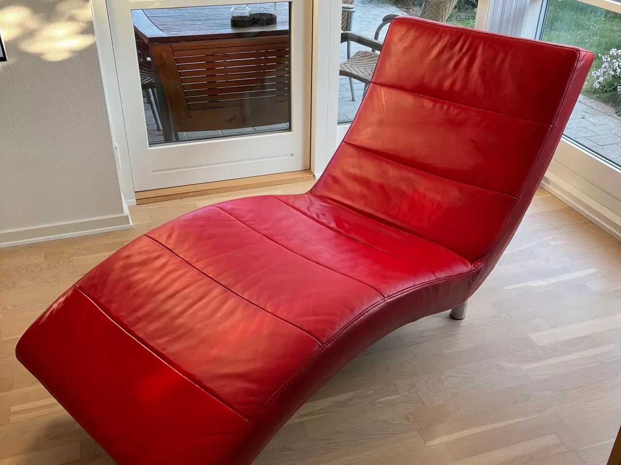 Billede 1 - Rød chaiselong lænestol