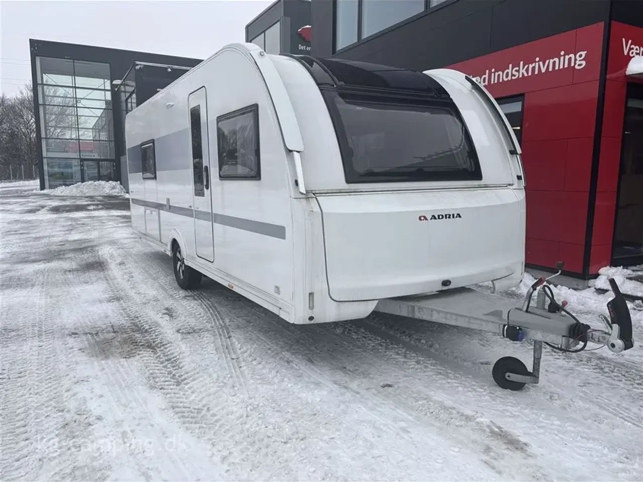 Billede 1 - 2022 - Adria Adora 613 UT Lækker vogn med fritstående dobbeltseng - Mover - Fortelt