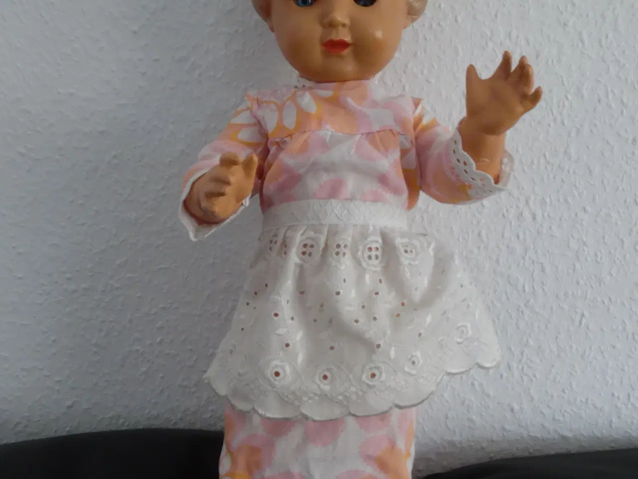 Billede 1 - Gammel dukke er mrk. 47cm