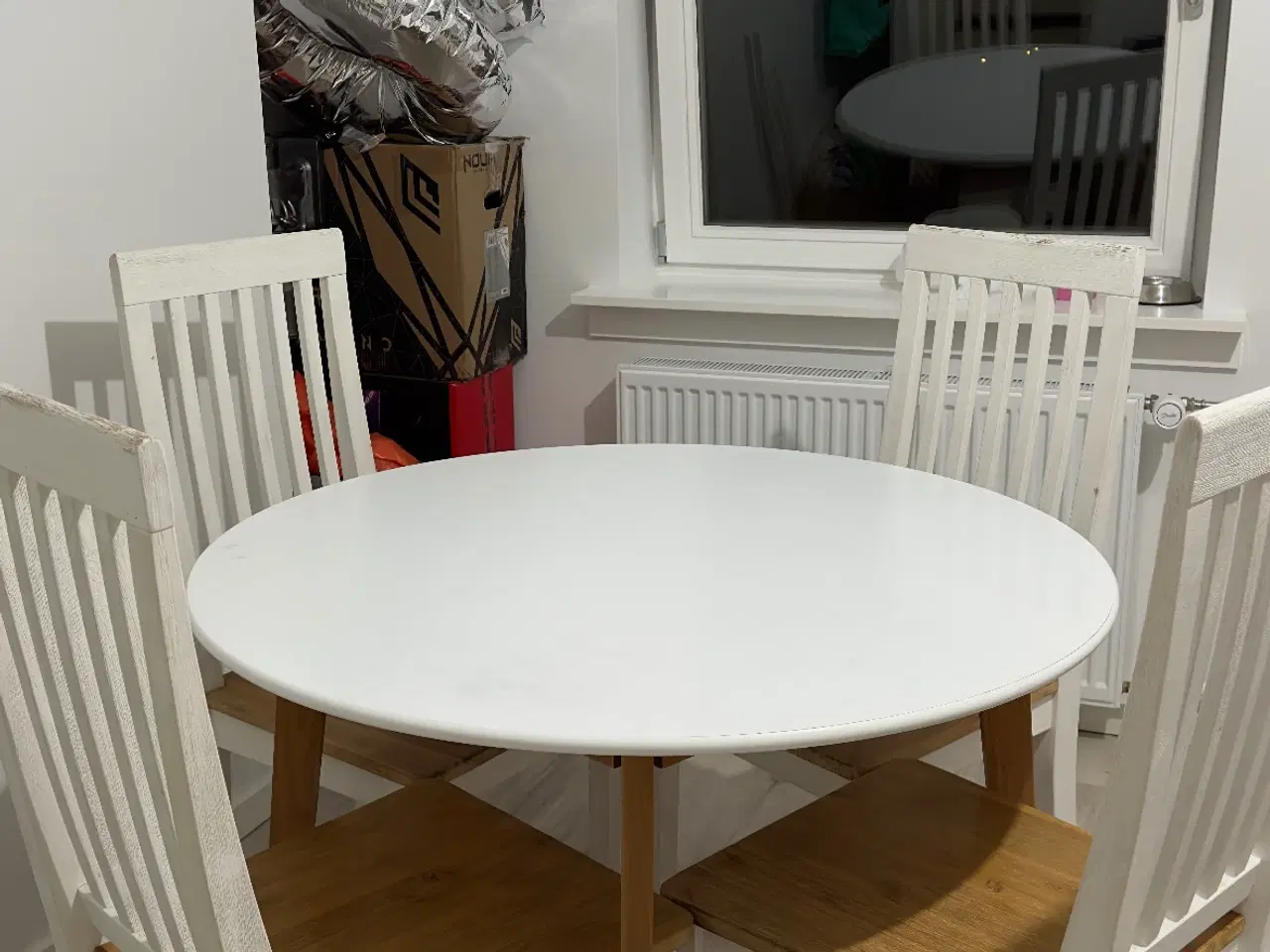 Billede 1 - Spisebord fra Jysk