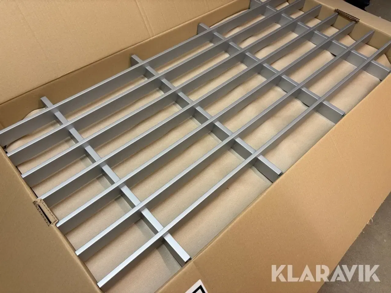 Billede 1 - Loftskinnesystem Luxalon plafond system LG40 STD HI.M075 - 297,36 kvm