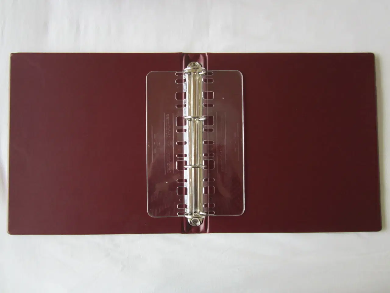 Billede 2 - Ringbind vinrød med silhuet af H.C. Andersen.