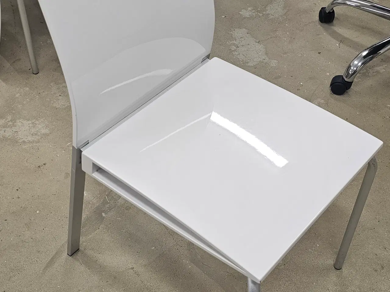 Billede 3 - Spidsebord lavet af steelcase