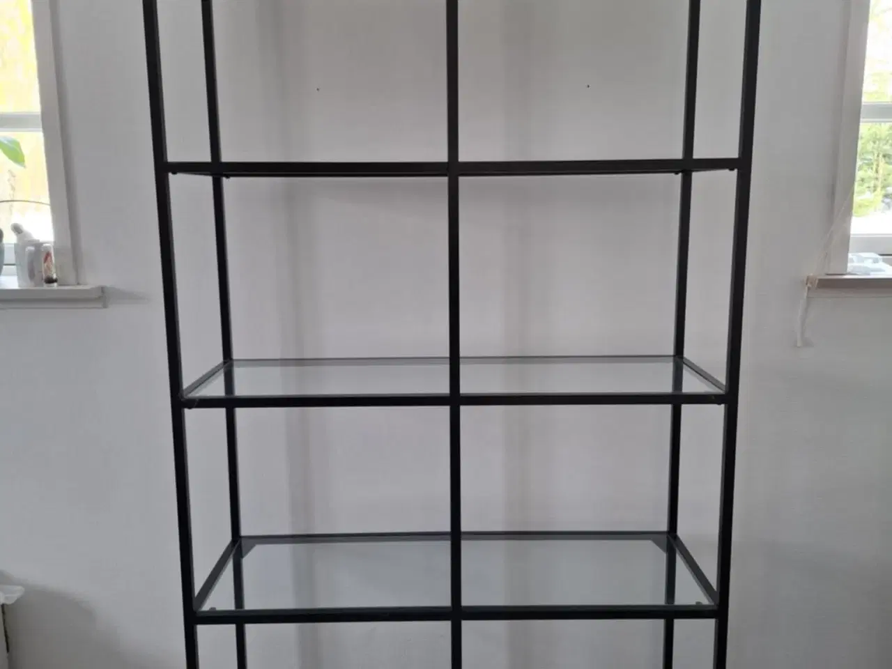 Billede 1 - Sort IKEA reol