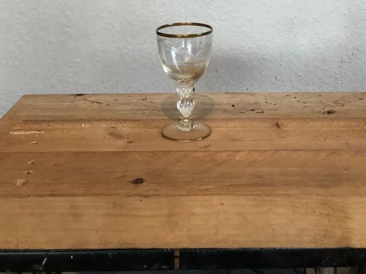 Billede 2 - Glas til mågestel med guldkant (Lyngby glas)