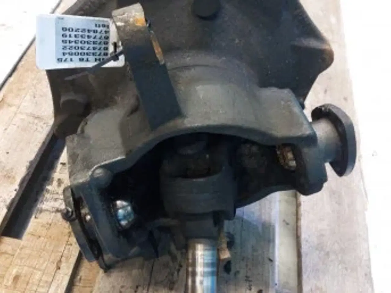 Billede 9 - New Holland T6 Hjulnav L. 87330054