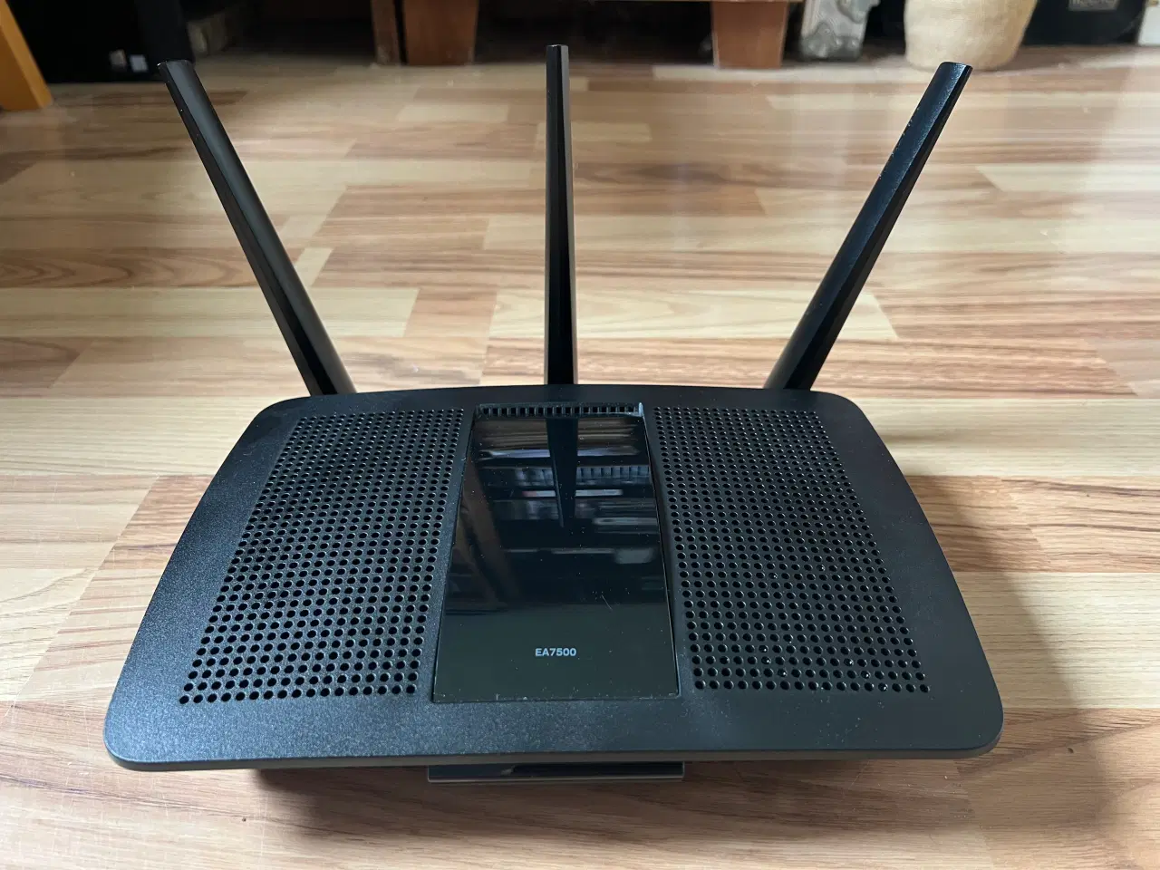 Billede 1 - Linksys EA7500 V2 trådløs router til salg