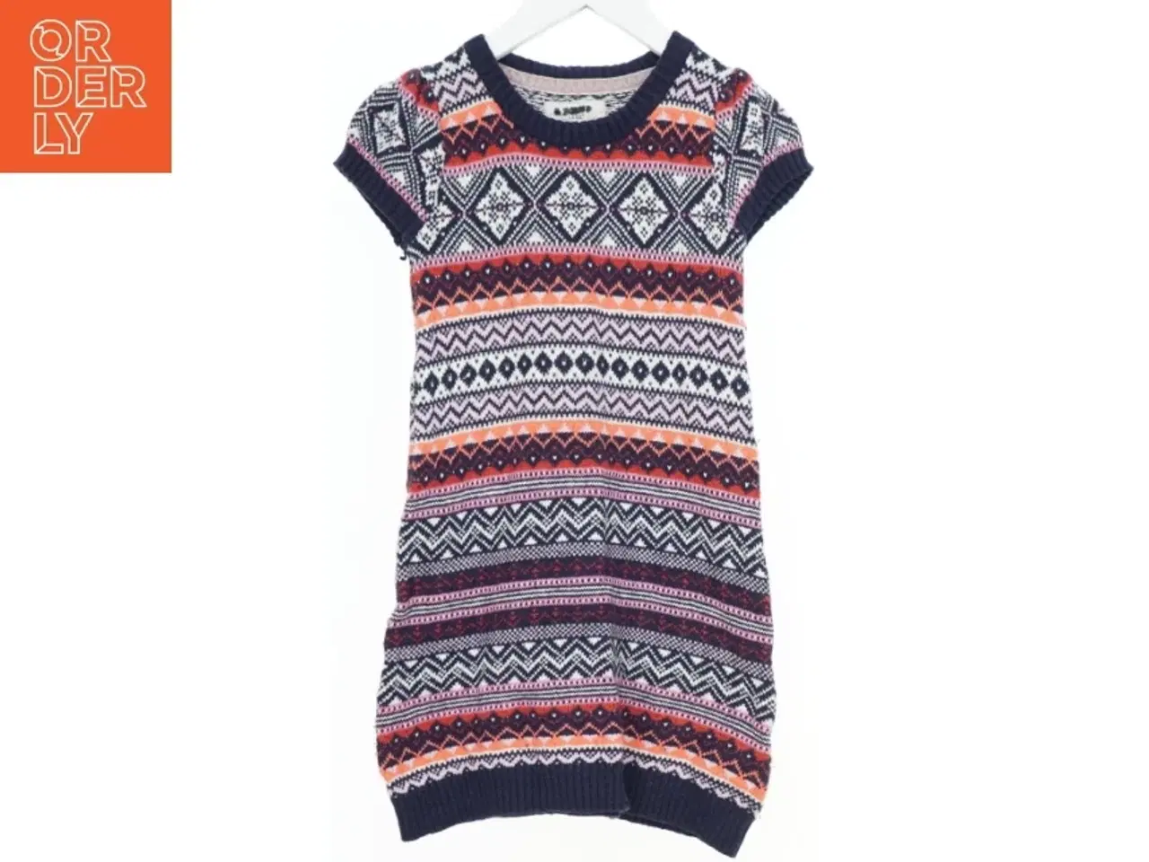 Billede 1 - Strikket kjole med mønster fra Logg (str. 122)