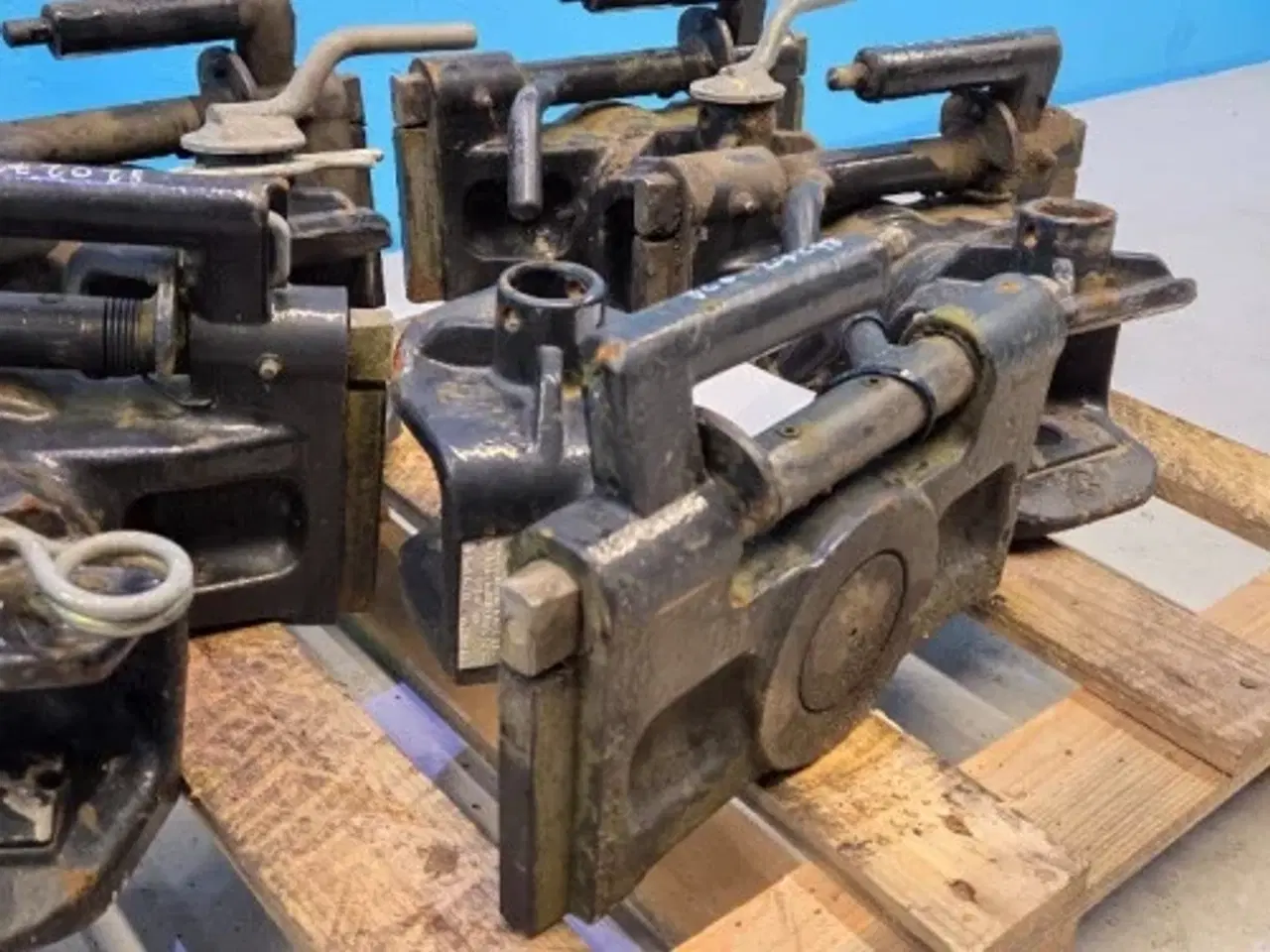 Billede 4 - New Holland T7.175 Hitch 82027298  5Stk