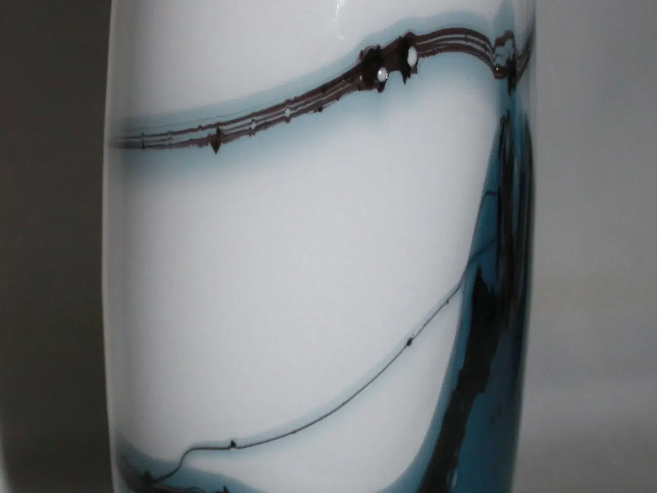 Billede 18 - Holmegaard vase Atlantis med blå striber