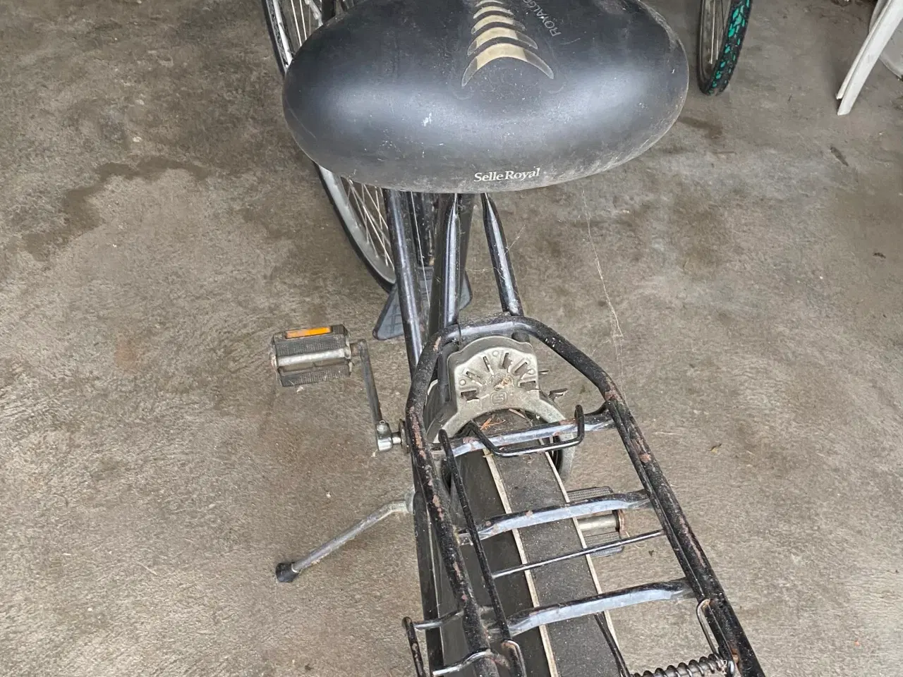 Billede 3 - Sort herrecykel med 3 gear,  28” stel og lås