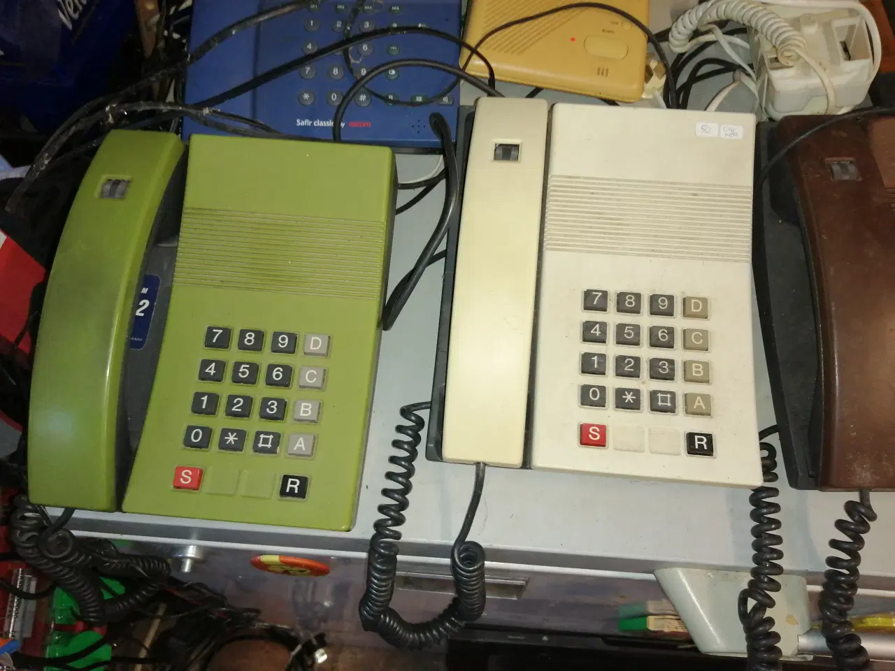 Billede 3 - Fastnet telefoner, telefonsvarer og nummer visere.