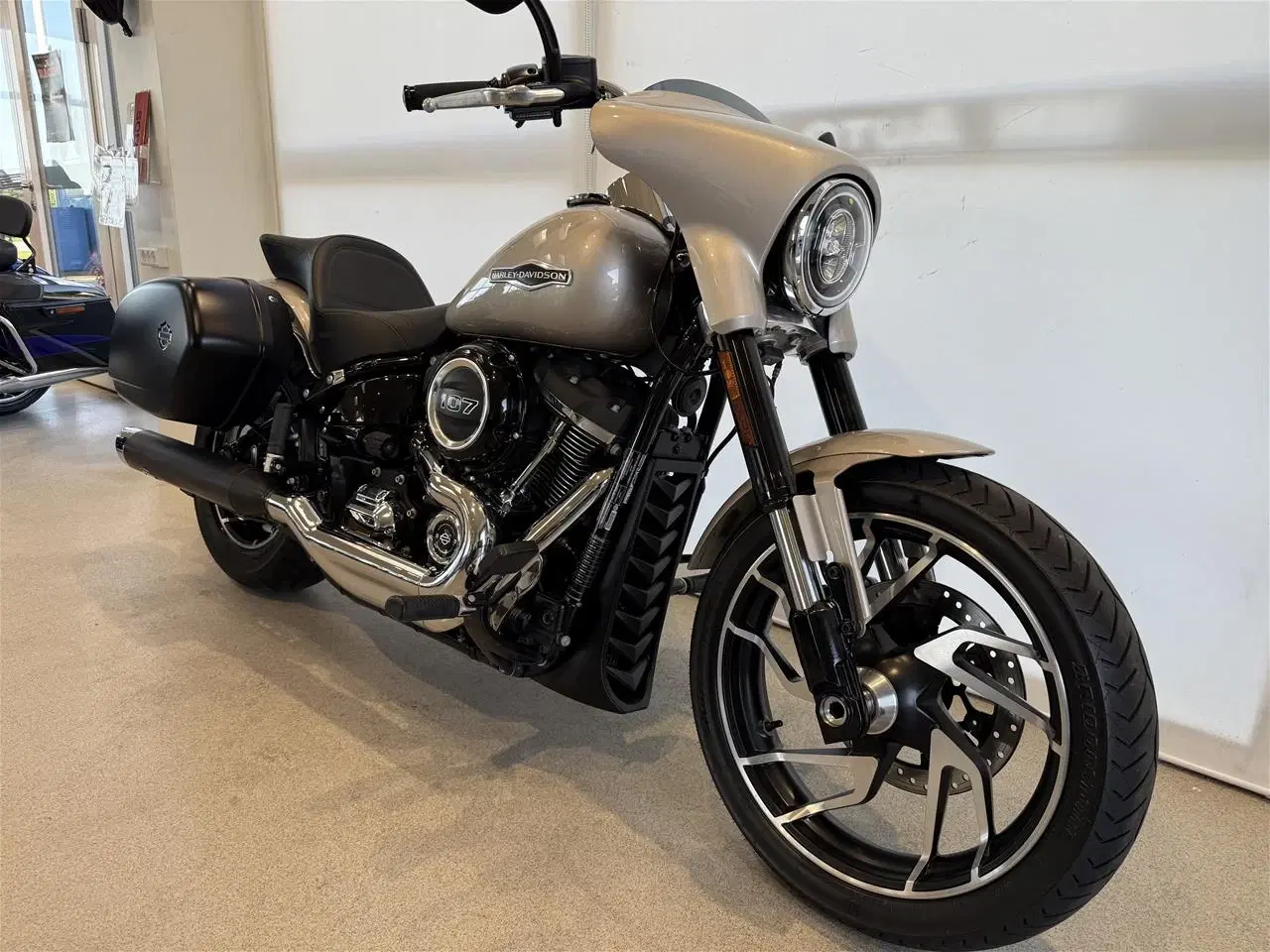 Billede 3 - Harley-Davidson FLSB Sport Glide 107"