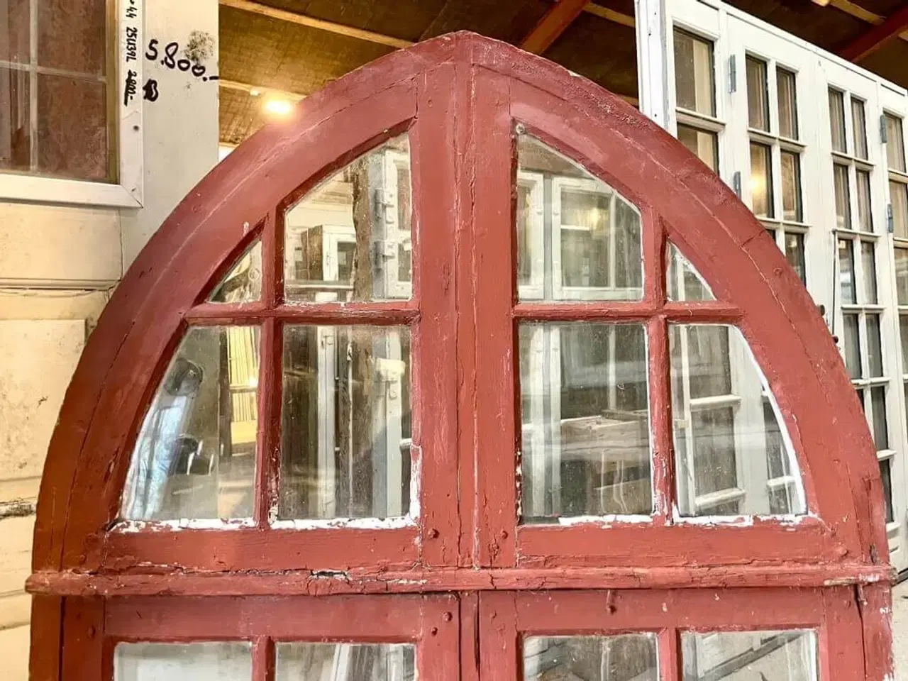 Billede 3 - Sjældent palævindue m. spids bue