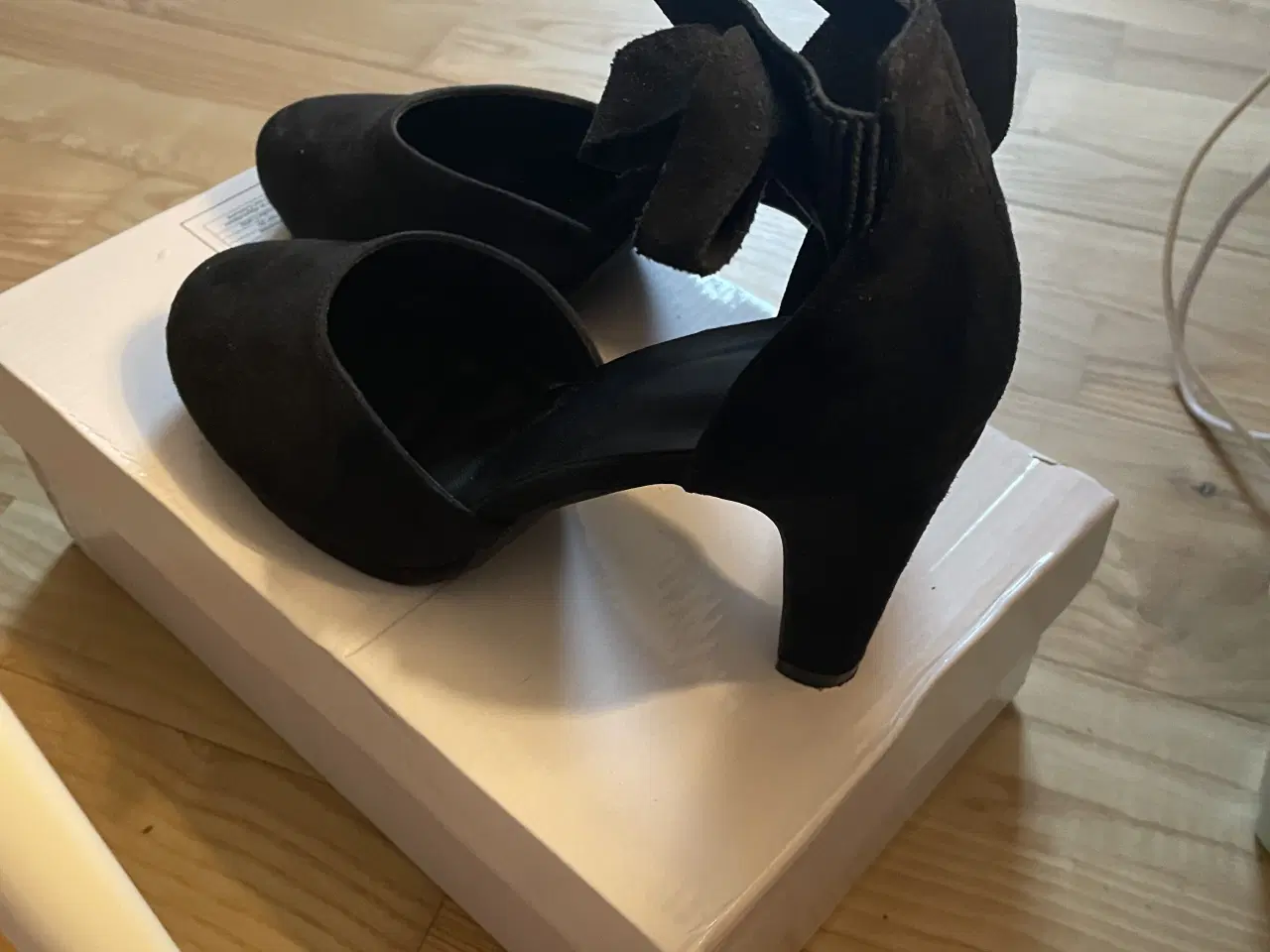 Billede 2 - 2 par søde sko