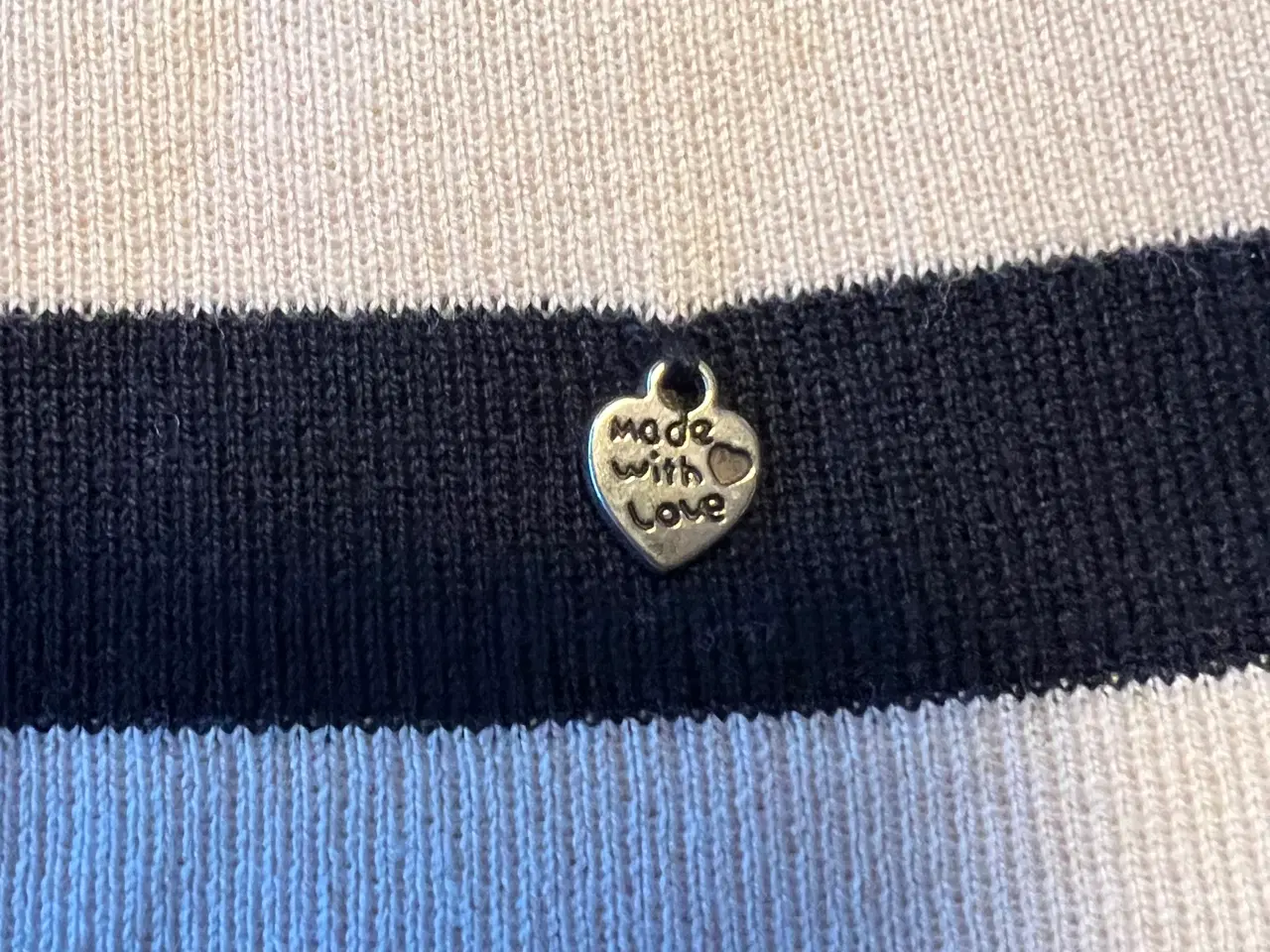 Billede 2 - Tynd strikke bluse 