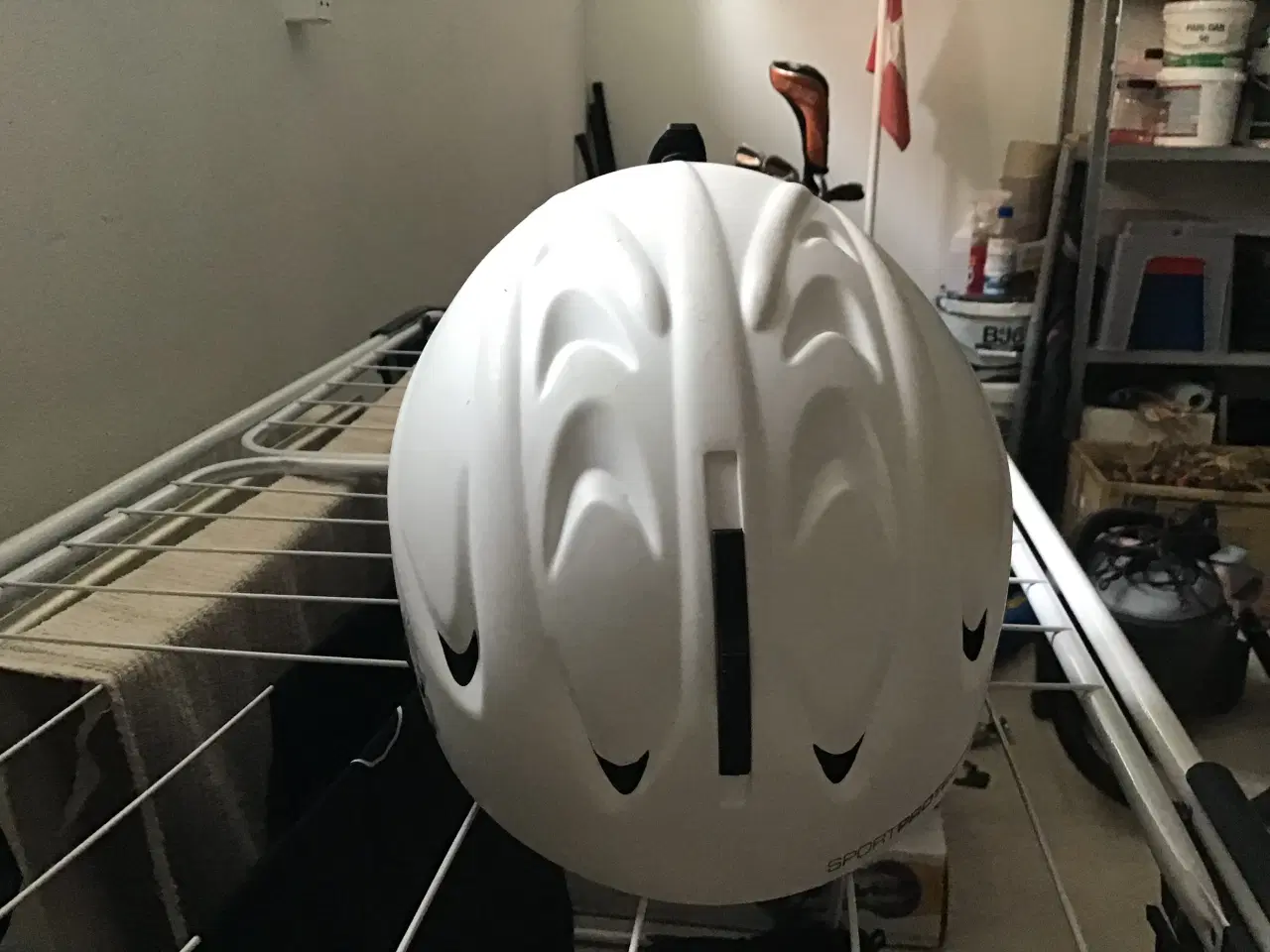 Billede 3 - Ski med stave og hjelm til kvinde str 140 cm