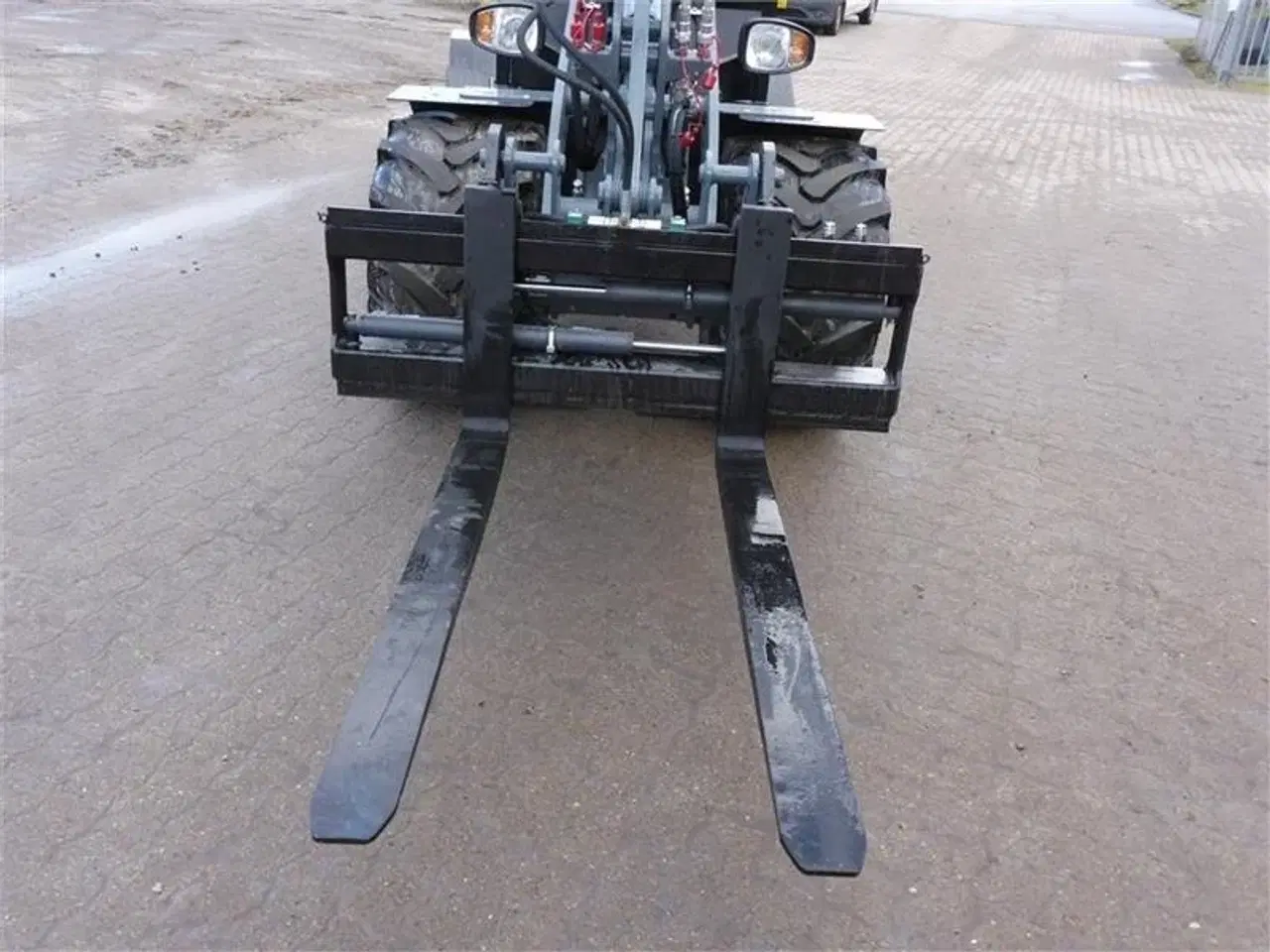 Billede 1 - GiANT pallegaffel med hydraulisk samlesprede